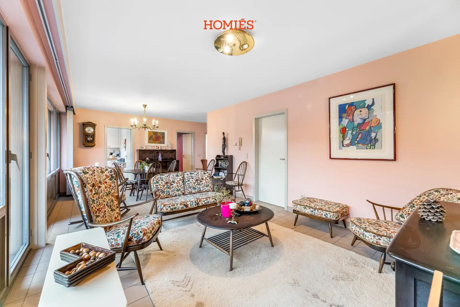 Ruim 3-slaapkamerappartement met staanplaats foto 2