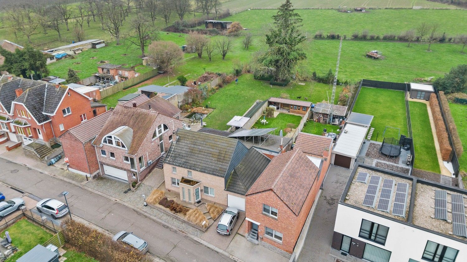 Ruime, rustig gelegen woning met 2 slaapkamers, garage en tuin foto 22