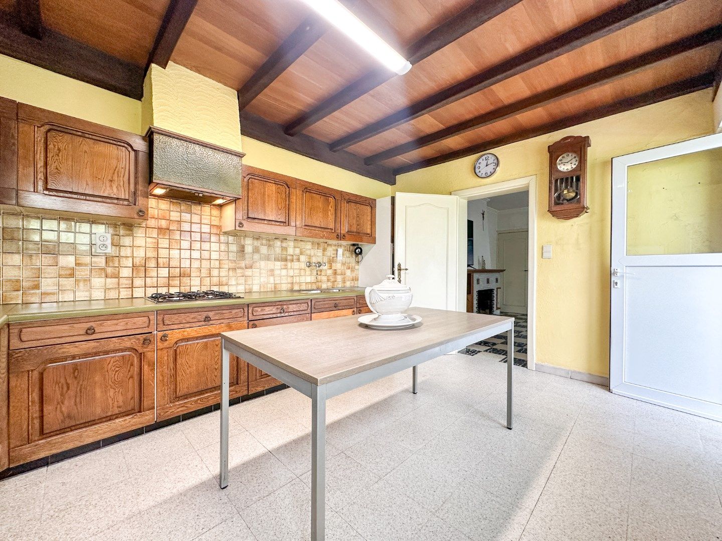 Ruime woning met tuin (perceel 524 m²), 3 slaapkamers, garage en bijgebouw/stalling, Torhout. foto 13