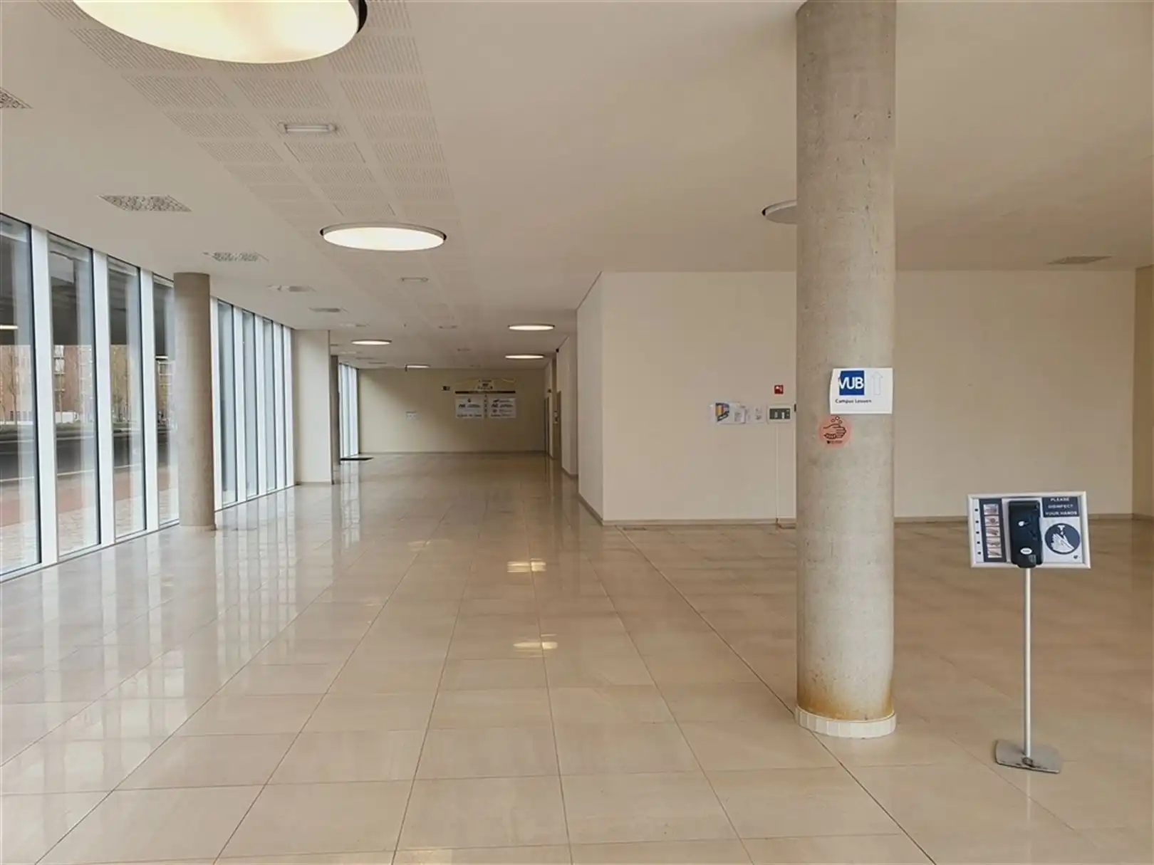 Kantoorgebouw foto 2