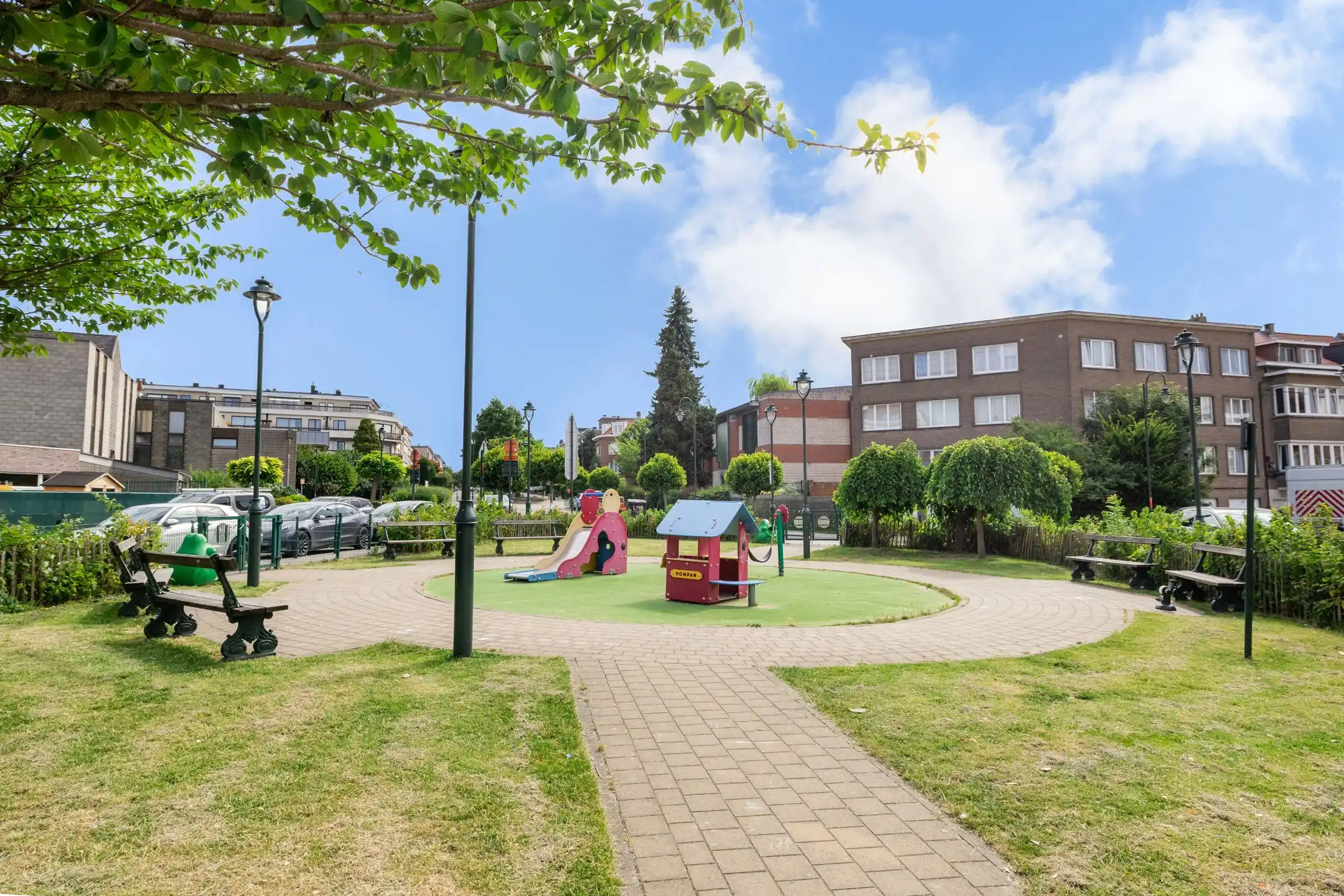 Appartement met 1 slaapkamer + werkkamer en tuin foto 17