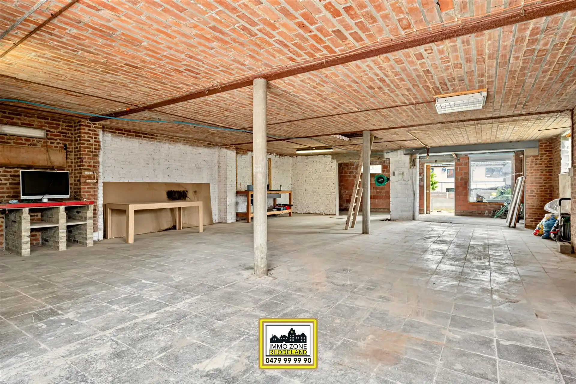 Zeer ruime woning met magazijn en tuin foto 18