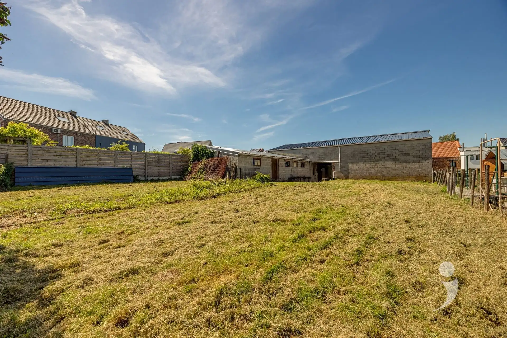 Volledig gerenoveerde hoeve met loods én verkavelingsmogelijkheid foto 28