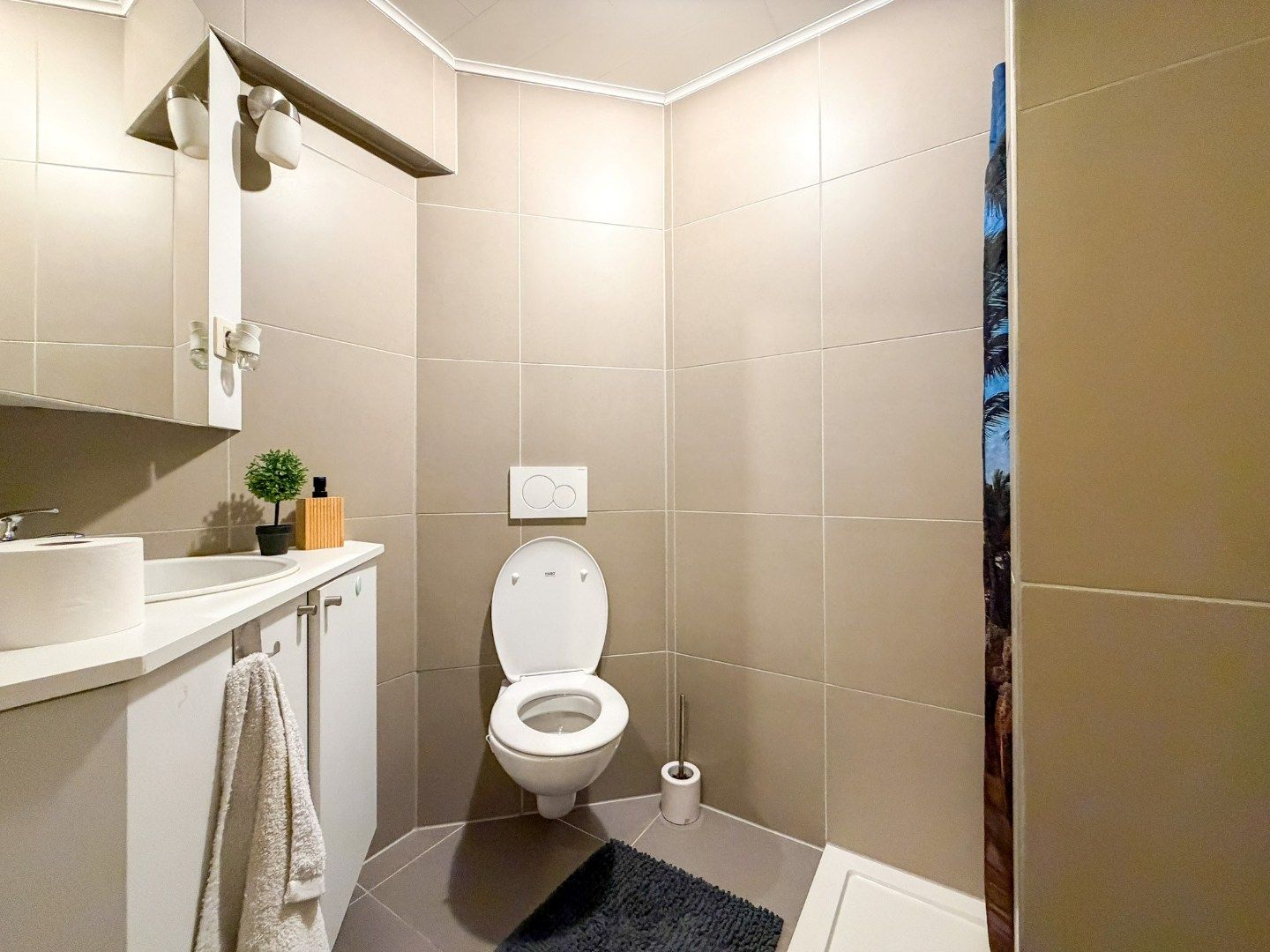 Ruim en lichtrijk 2-slpk appartement, Lichtervelde foto 9