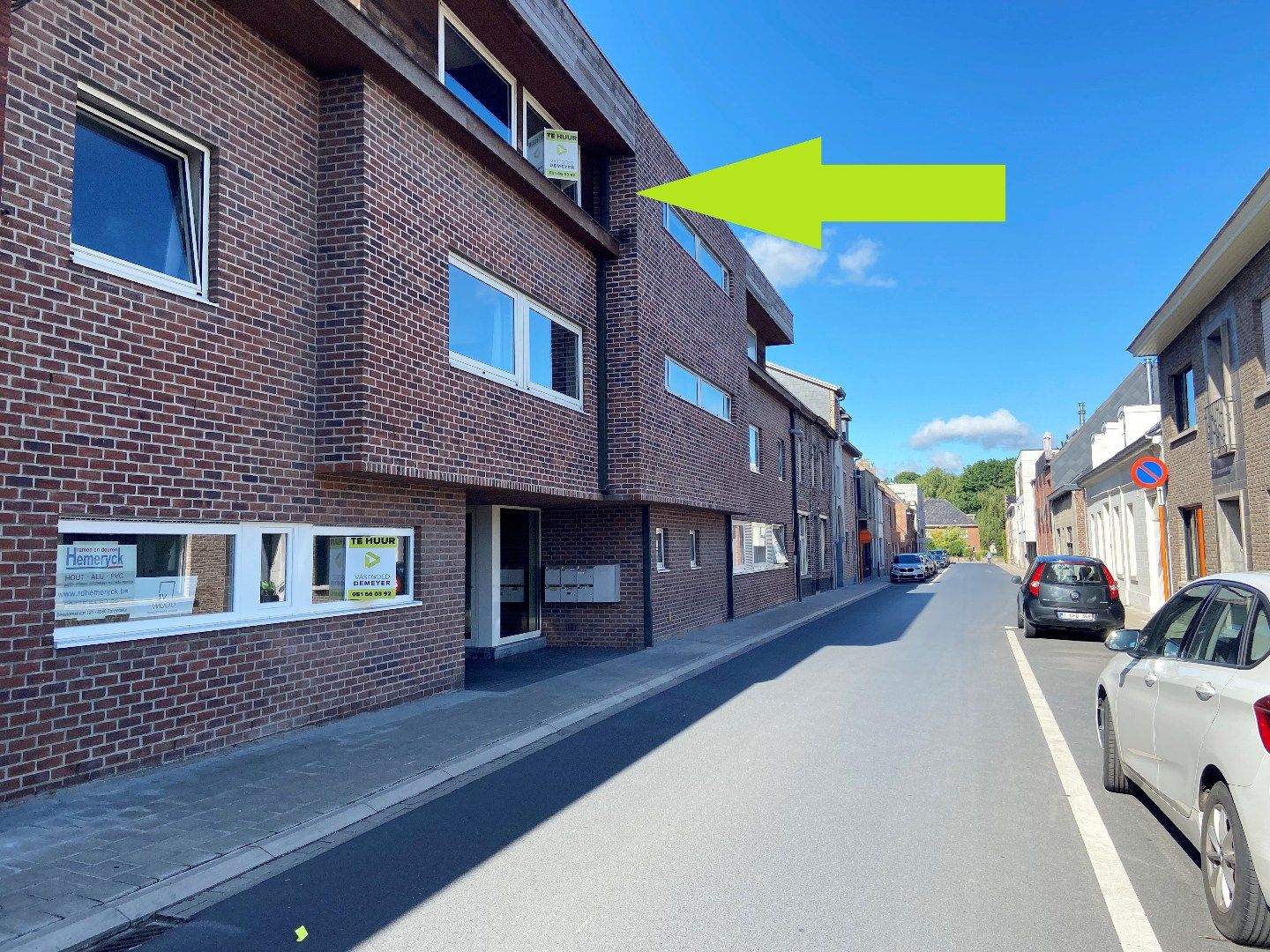 RUIM EN LICHTRIJK APPARTEMENT MET 3 SLAAPKAMERS EN GARAGE IN HARTJE PITTEM foto {{pictureIndex}}