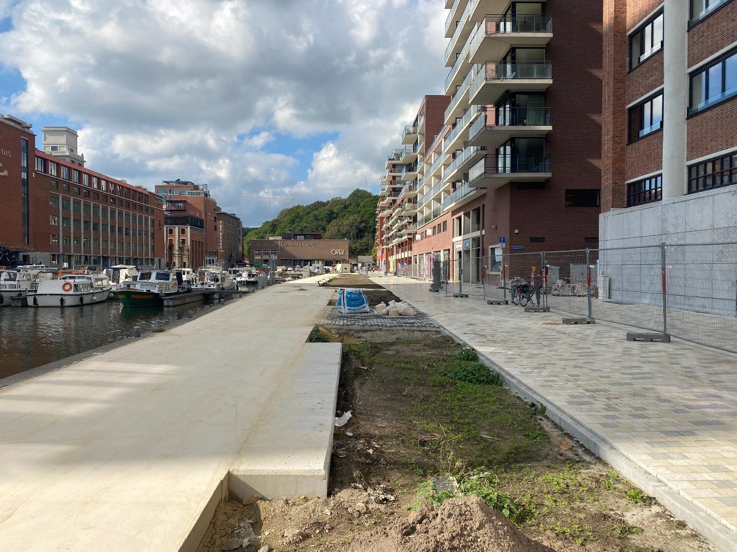 Goed gelegen casco handelspand aan de Vaartkom foto 11