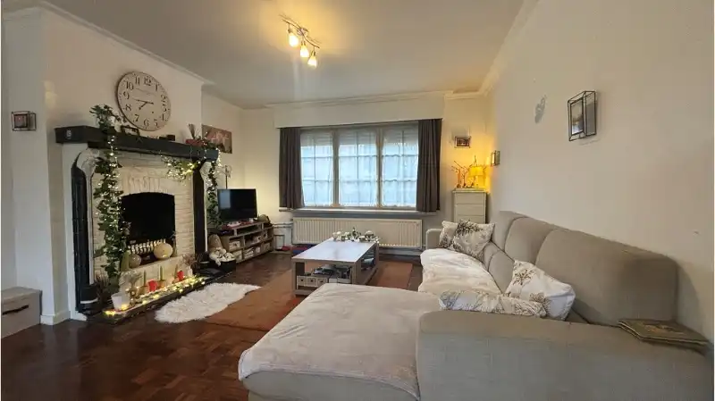 Comfortabele 3-slaapkamerwoning met GARAGE en TUIN te koop in Assebroek Brugge foto 4