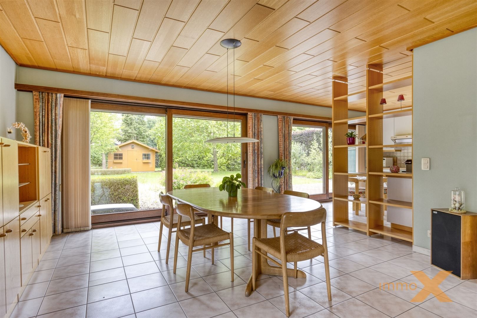 OP TE FRISSEN RUIME VILLA MET GROTE TUIN foto 7