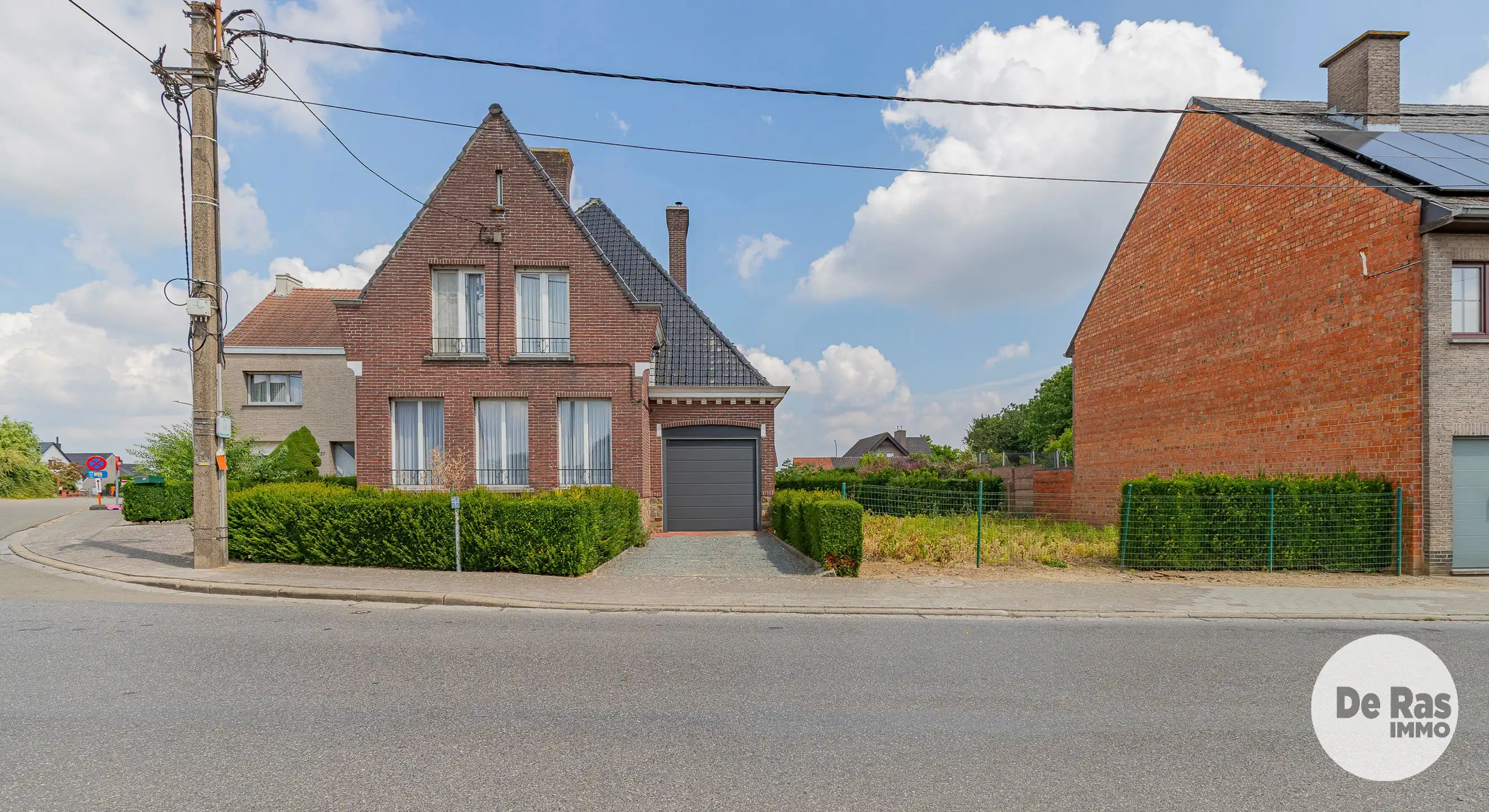 ERONDEGEM - Solide, te renoveren woning met 3 kamers foto 2