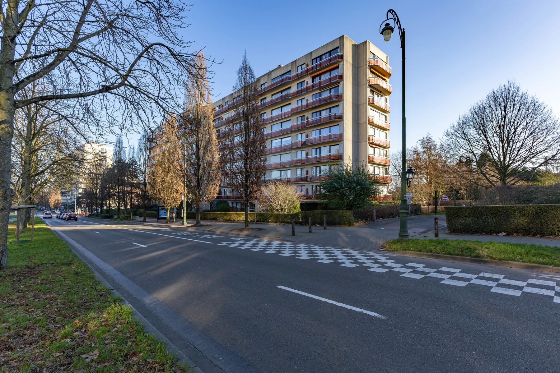 Vernieuwd appartement met 2 slaapkamers en een groot terras foto 2