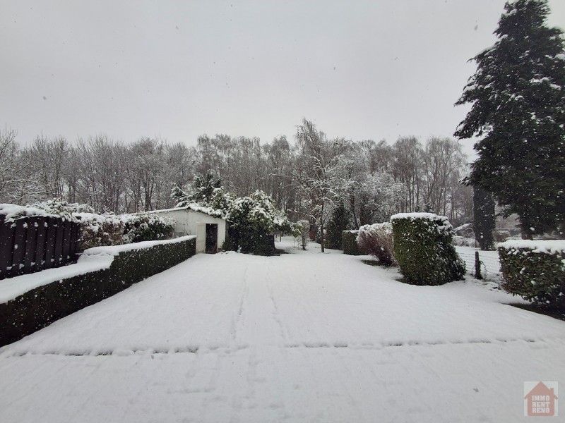 Goed gelegen half open bebouwing met 4 slaapkamer, garage en tuin foto 4