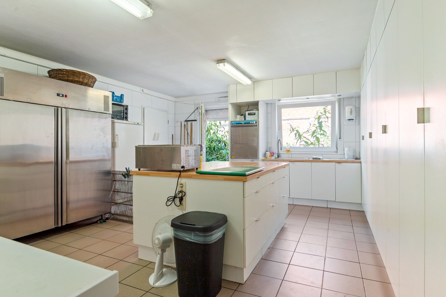 Handelsgelijkvloers te koop in Hoboken! foto 8