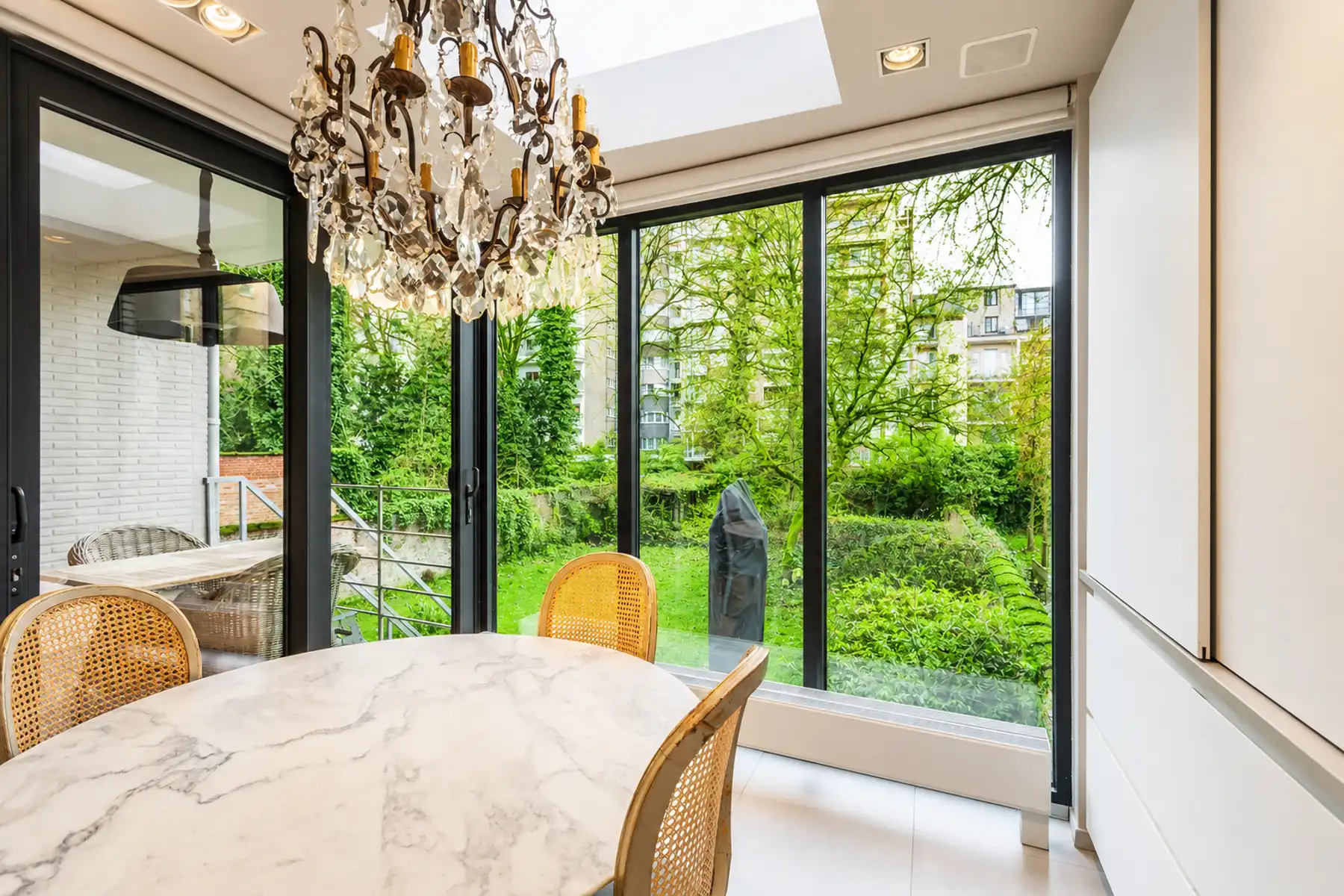 Villa-appartement met privatieve stadstuin en welness.  foto 13