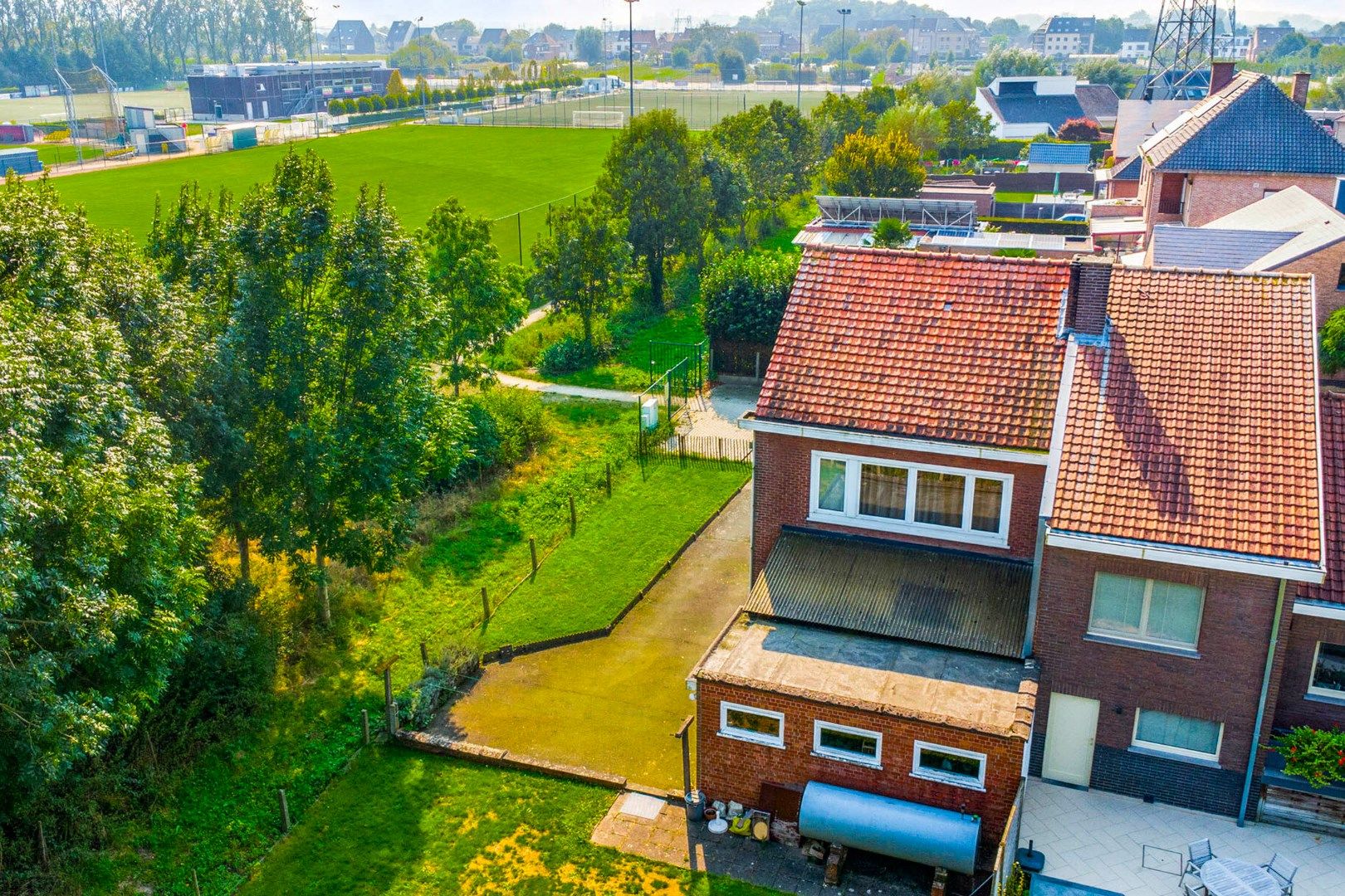 Halfopen bebouwing met 2 slaapkamers, tuin en garage - TOP-ligging en TOP-oriëntatie foto 27