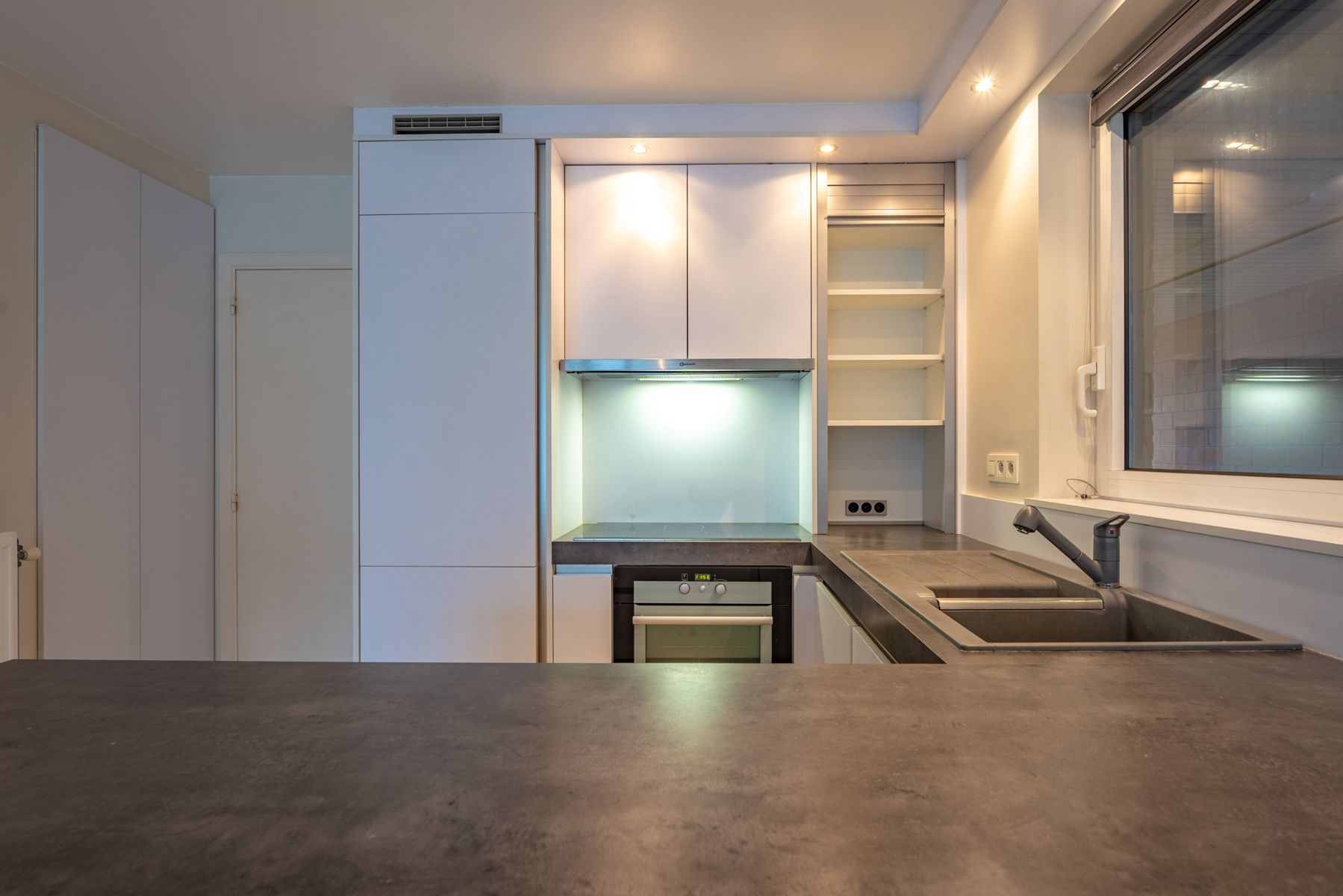 Gelijkvloers appartement met twee slaapkamers en garage  foto 5