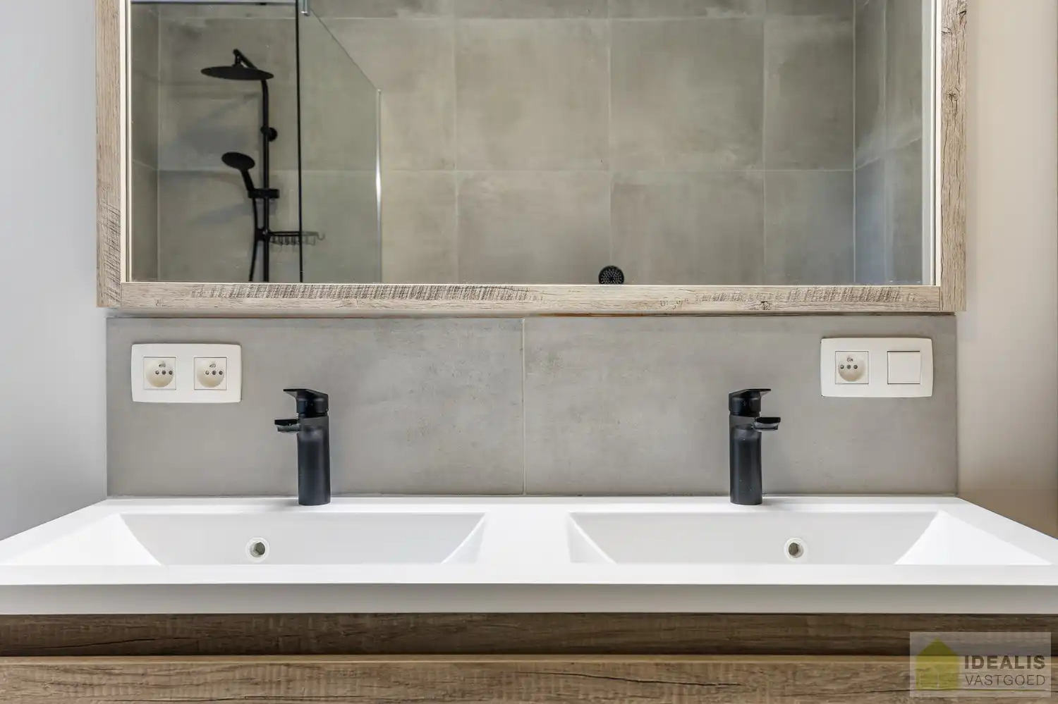 PRACHTIGE NIEUWBOUWWONING (2% REGISTRATIERECHTEN MOGELIJK!) MET EEN HEERLIJK LICHTRIJKE WOONKAMER MET OPEN KEUKEN, RUIME BERGING, BUREEL, 3 SLAAPKAMERS, RUIME DRESSING EN RUIME BADKAMER VOORZIEN VAN ALLE COMFORT! EEN HEERLIJK RUIM HUIS MET EEN NAAR WENS AAN TE LEGGEN TUIN, OP EEN GEGEERDE LOCATIE NABIJ HET CENTRUM VAN PEER! foto 40