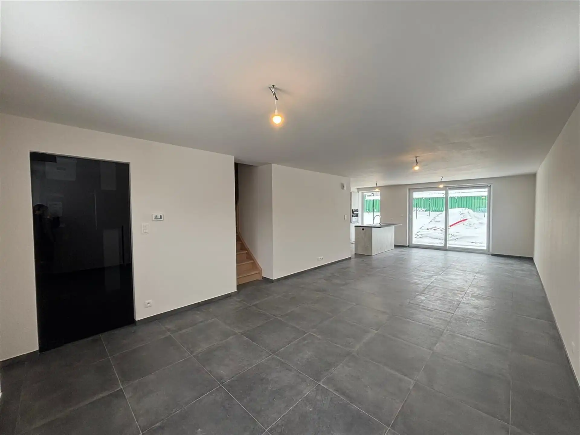 Rustiggelegen, hoogwaardig afgewerkte nieuwbouwwoning nabij het centrum! foto 4