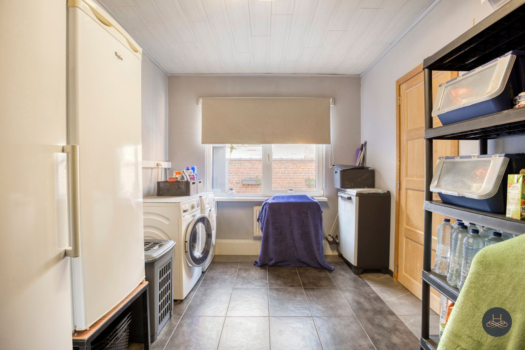 Instapklare ruime woning met tuin, oprit en royale garage foto 19