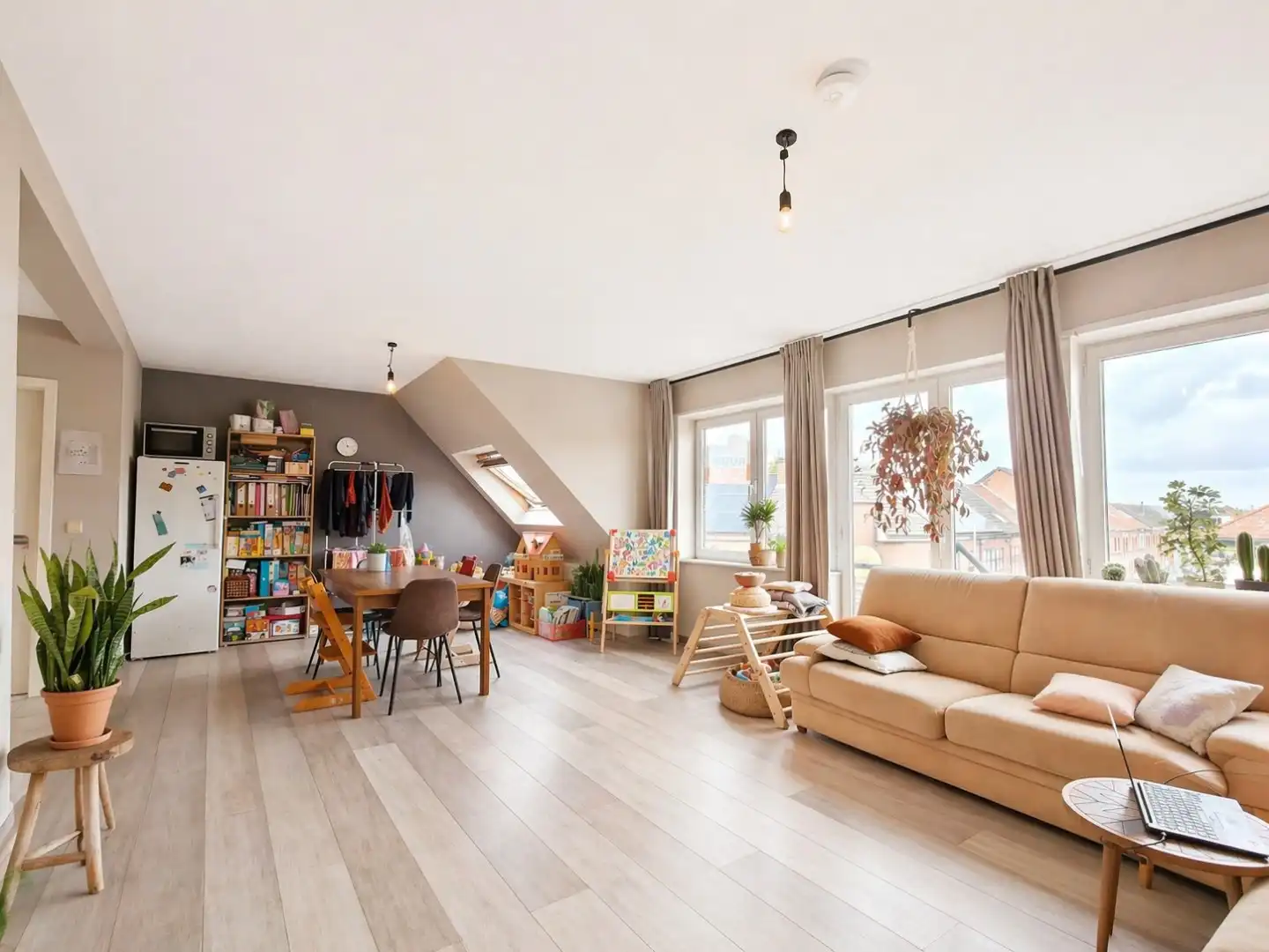 Appartement met garage op de tweede verdieping te Sint-Niklaas foto 2
