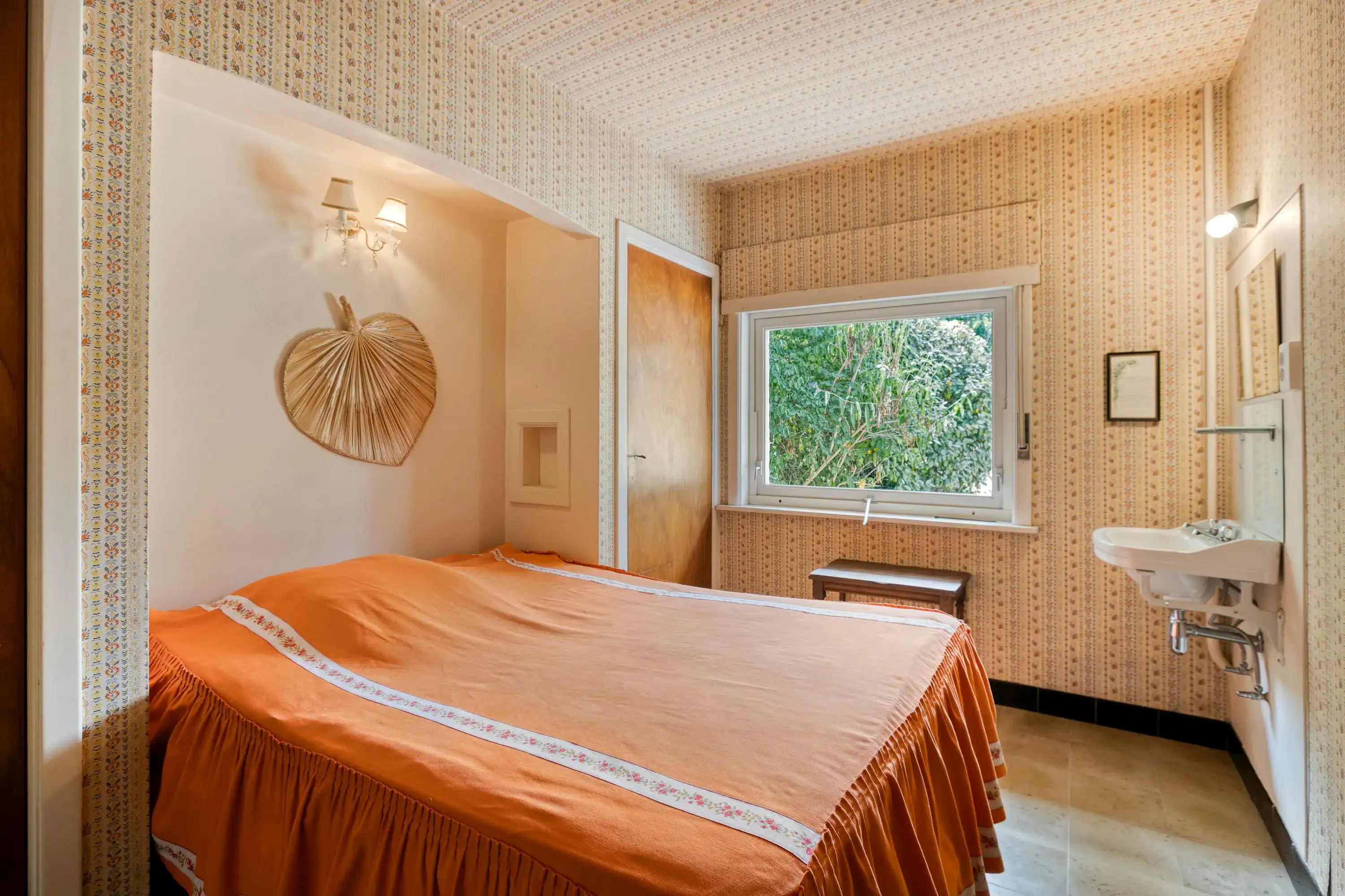 Te renoveren woning op 1192m² grond op topligging! foto 12