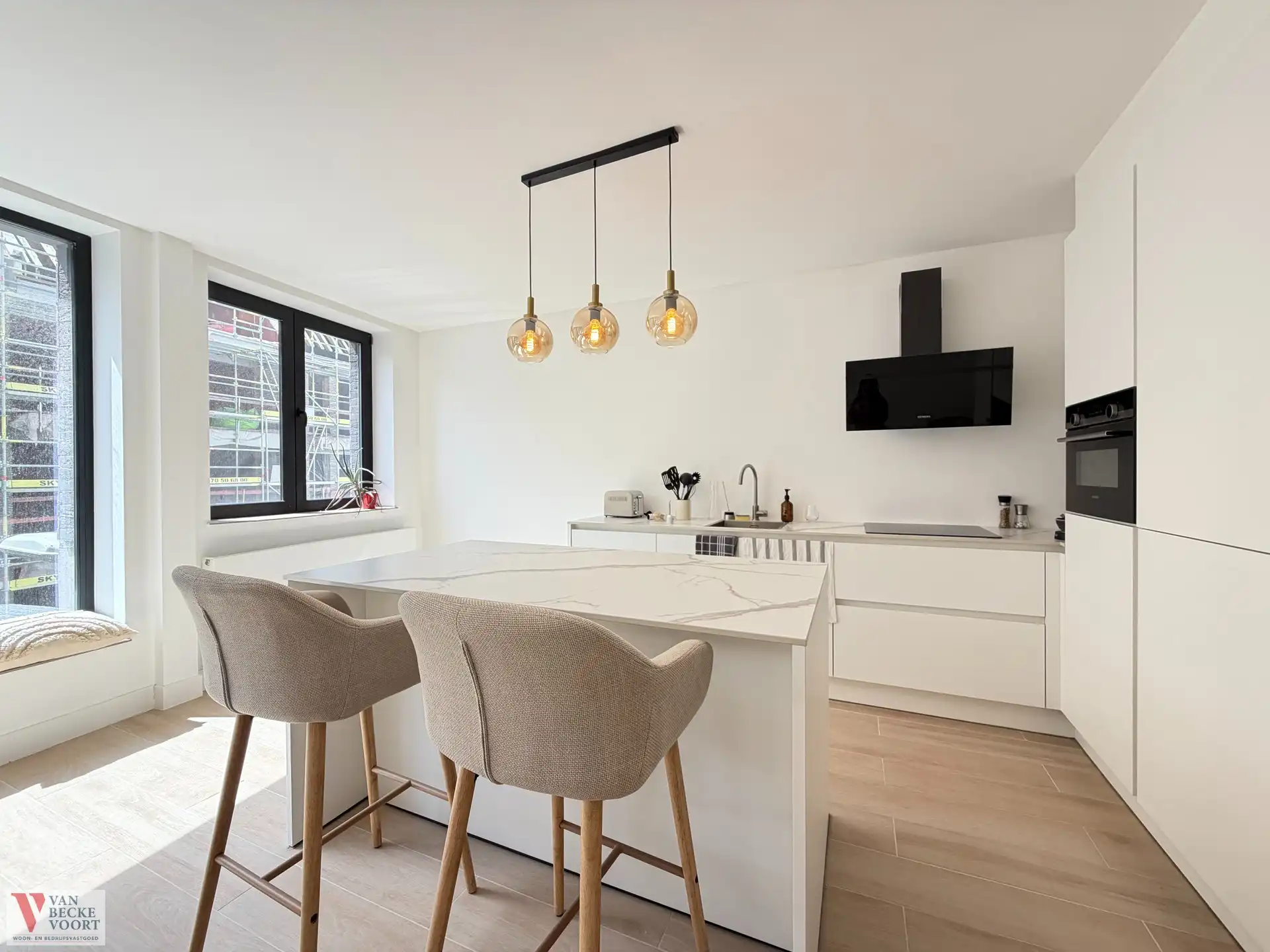Subliem gerenoveerd appartement met terras foto 4
