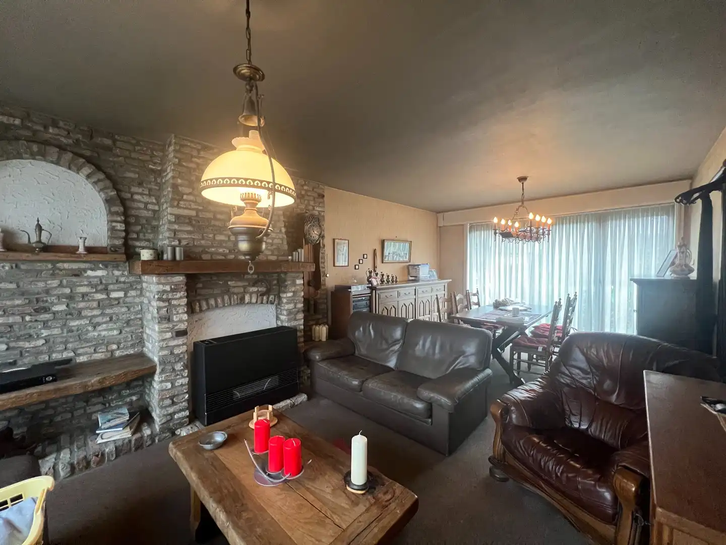 Halfopen woning met zonnige tuin foto 3