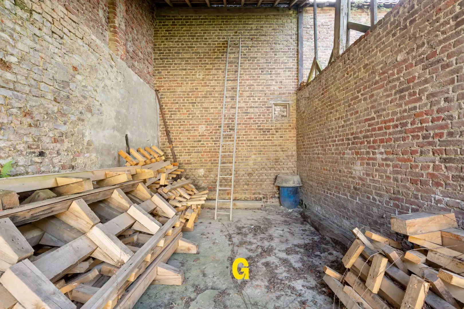 Deels gerenoveerde verder af te werken woning met binnenkoer en stallingen op 12a 05ca in Kleine Spouwen foto 24