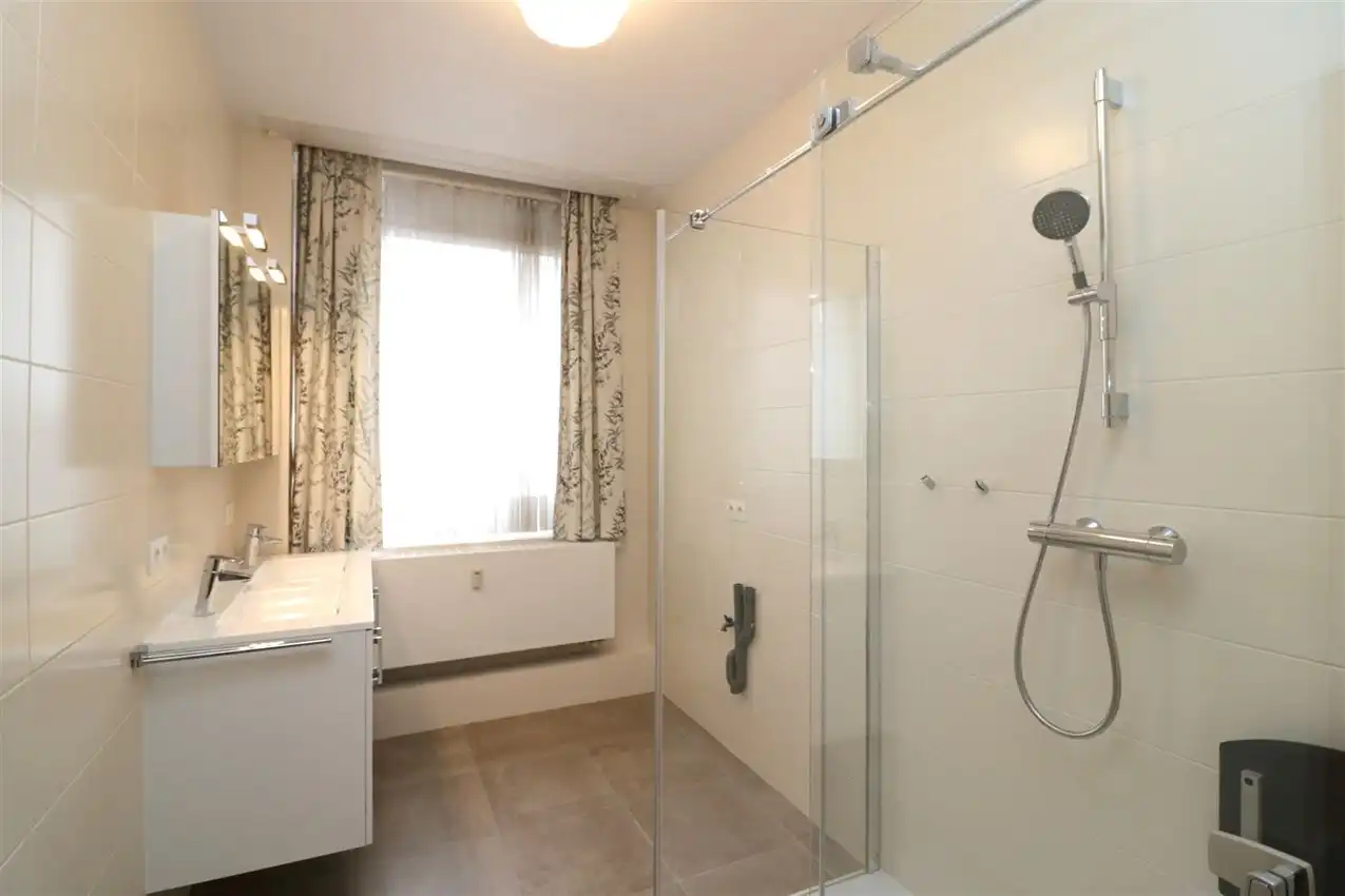 Karaktervol app. met 2 slpks en garage in hartje centrum foto 23