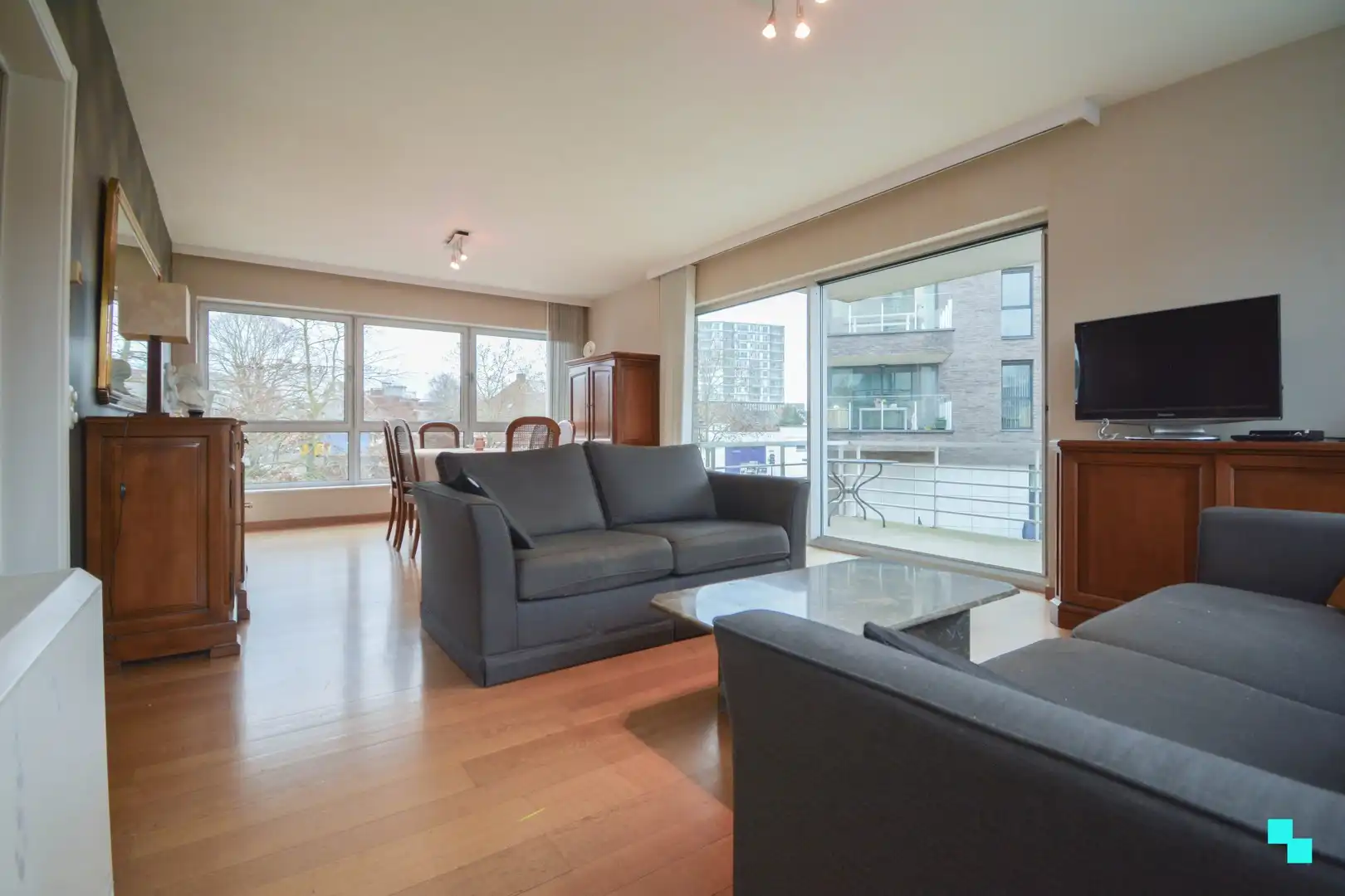 3-slaapkamer hoekappartement langs het water te Roeselare foto 4