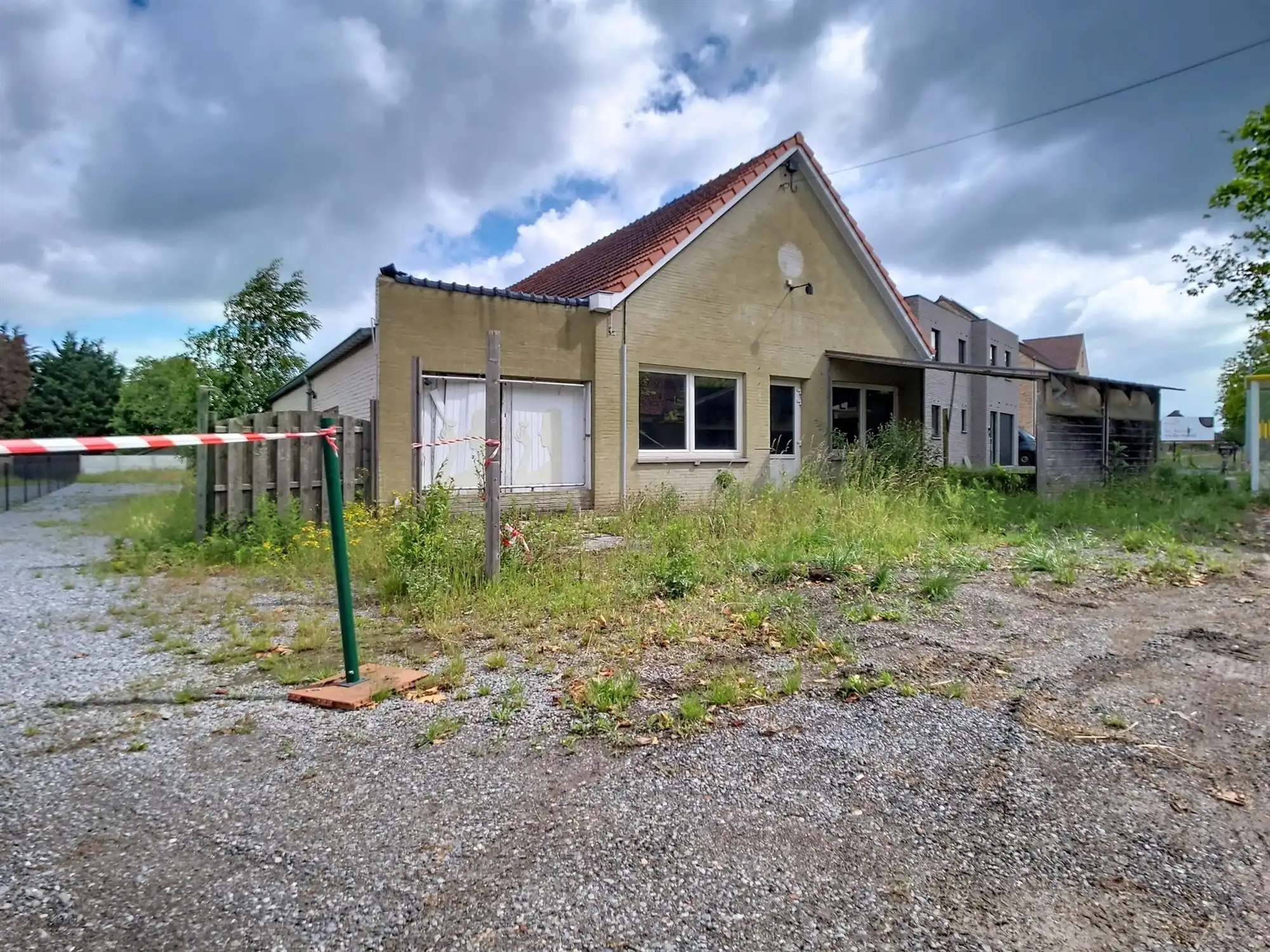 Voormalig handelspand met renovatie- en ontwikkelingspotentieel foto 2