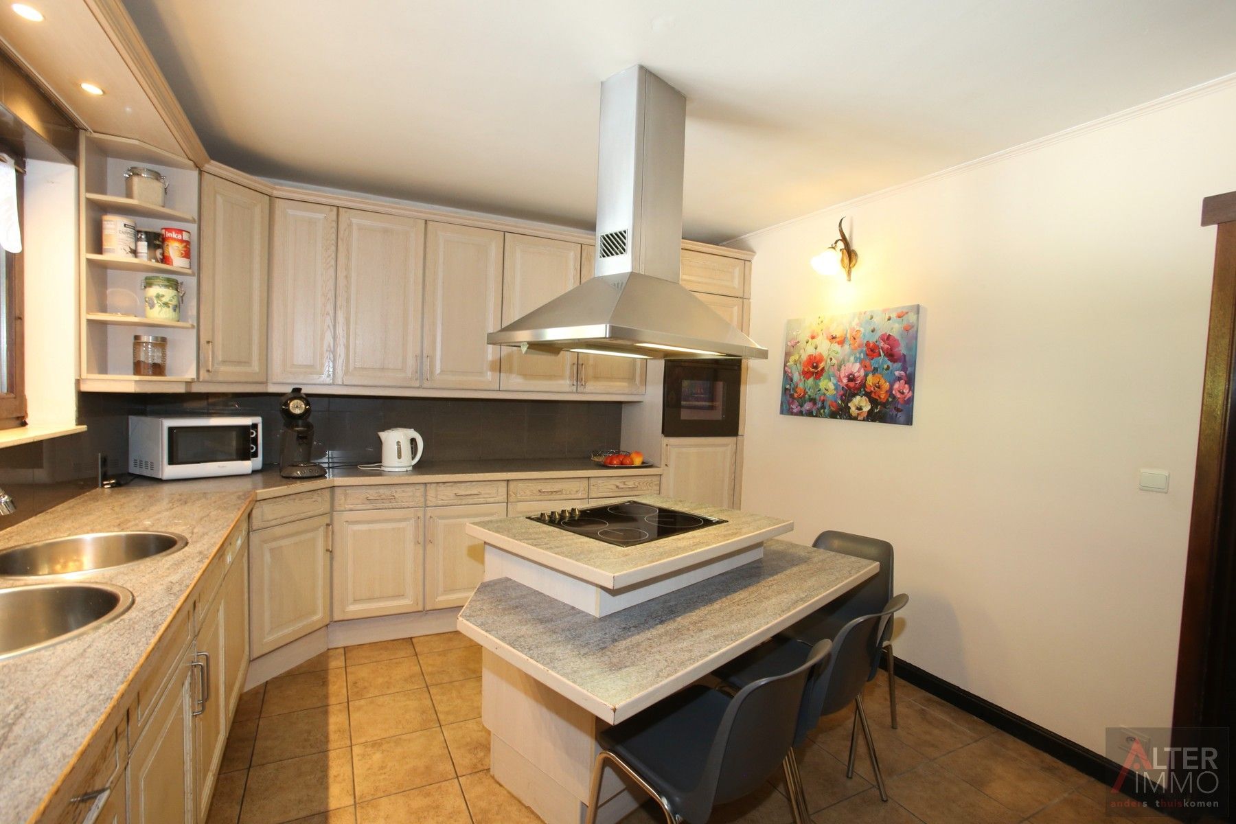 Instapklare woning met 4/5 slaapkamers op ca. 8 are! foto 8