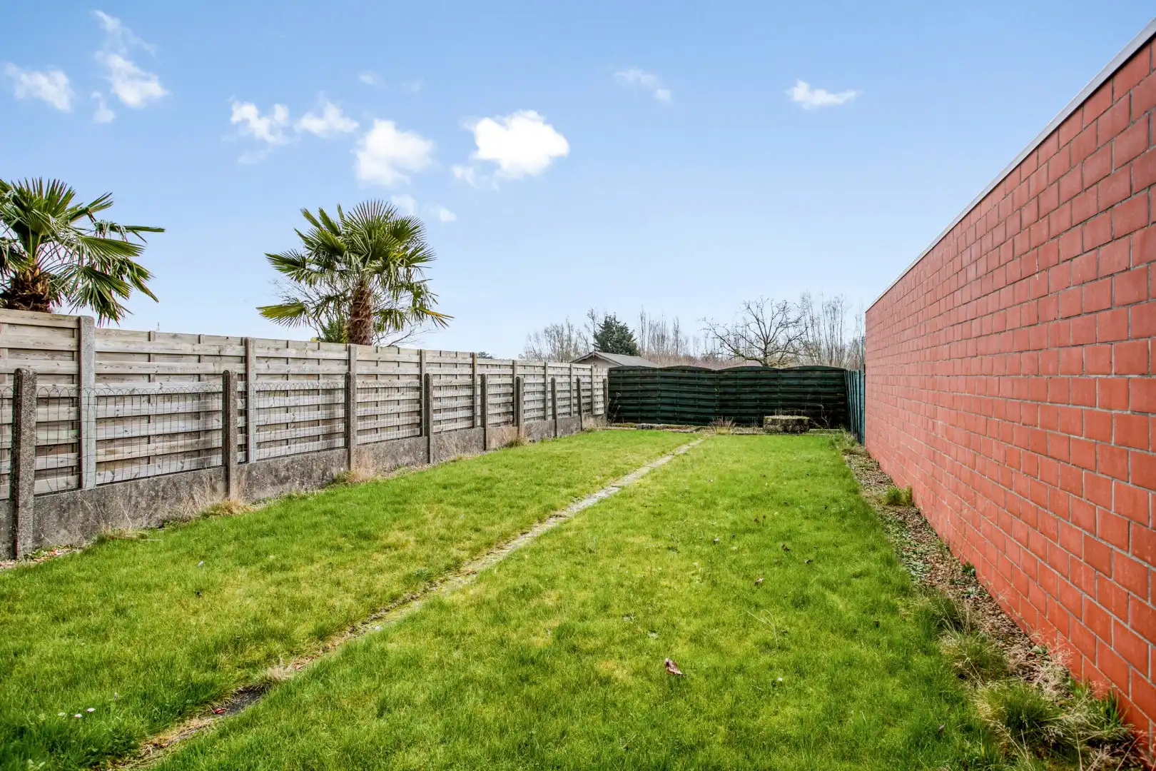 Te renoveren starterswoning met diepe tuin en enorm potentieel te Ledegem foto 2