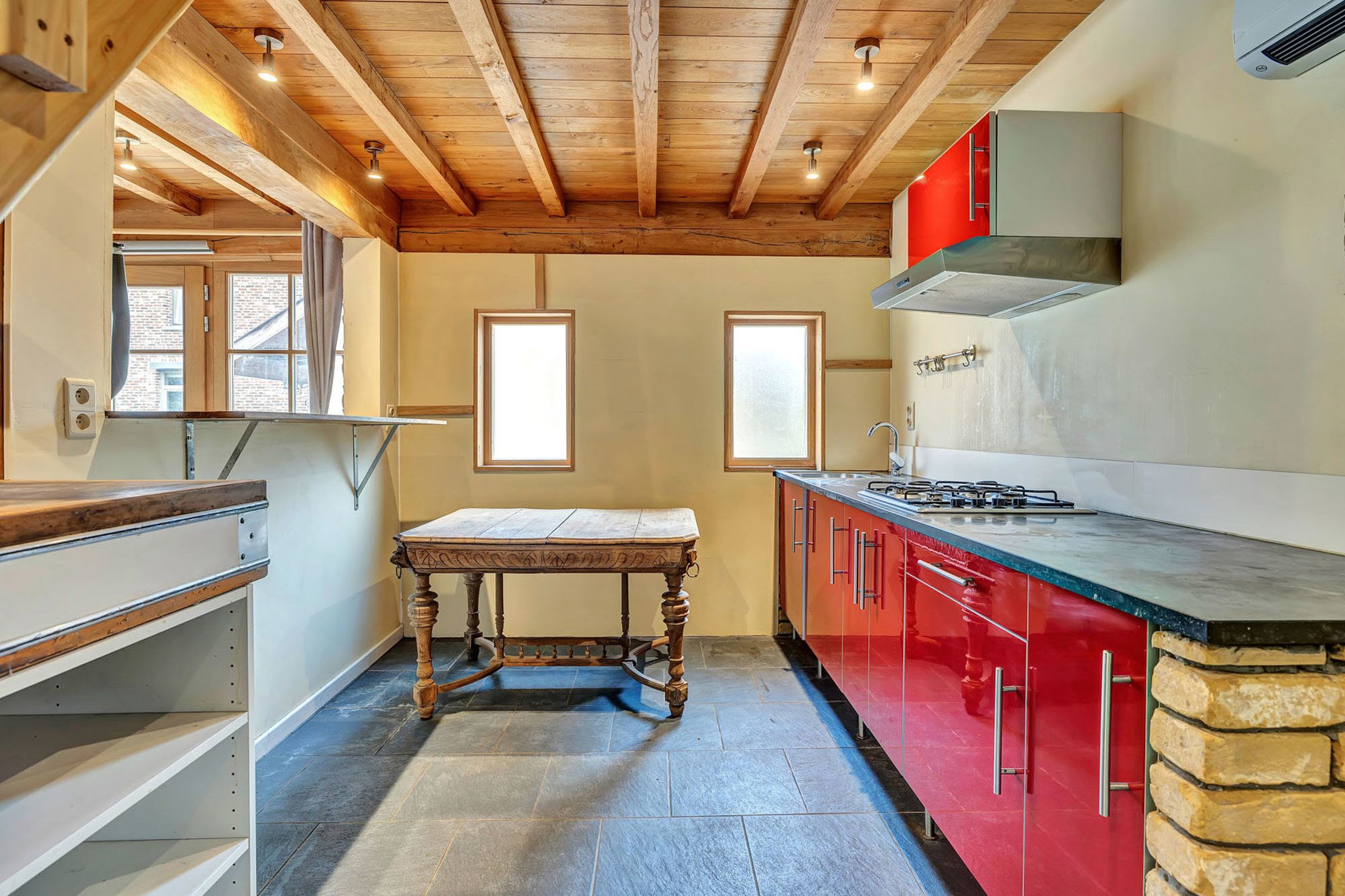 Unieke landelijke woning met zwembad te huur foto 22