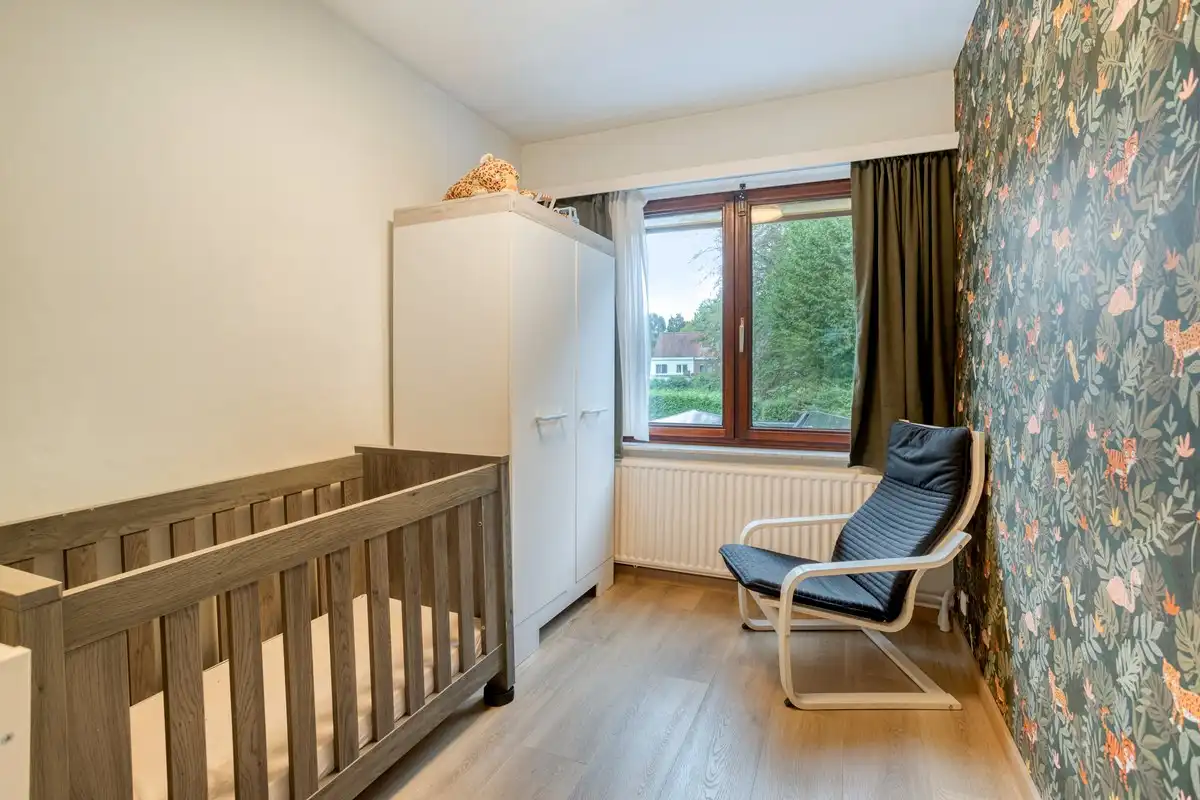 Gerenoveerde halfopen bebouwing met 4 slaapkamers, bureau en tuin in centrum Brasschaat foto 15