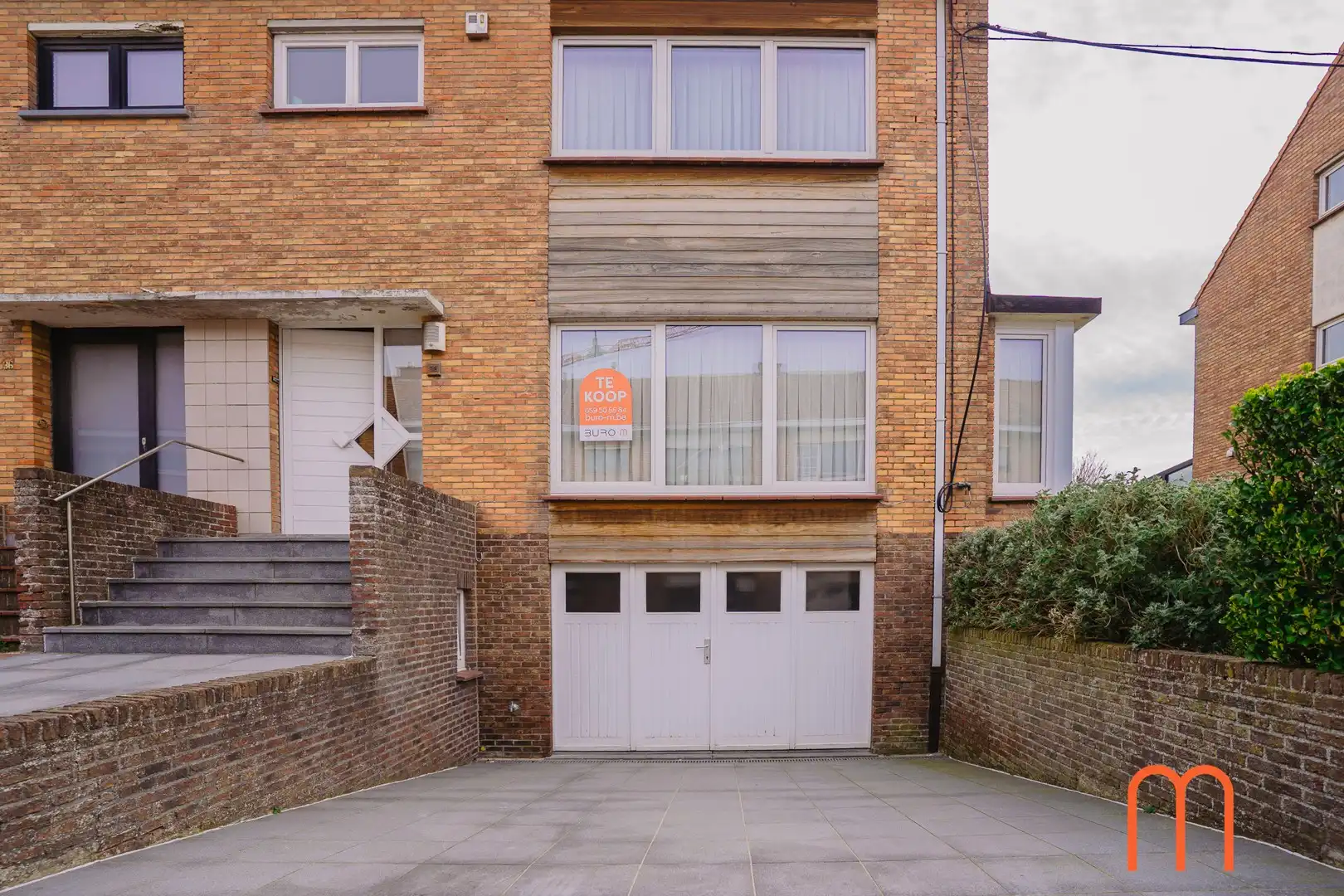 Instapklare halfopen woning op toplocatie in Mariakerke (Oostende) – op 100 m van zee foto {{pictureIndex}}