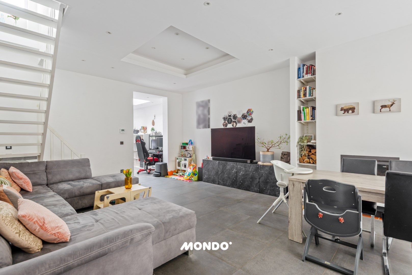 Gerenoveerde woning met 3 slaapkamers! foto 3