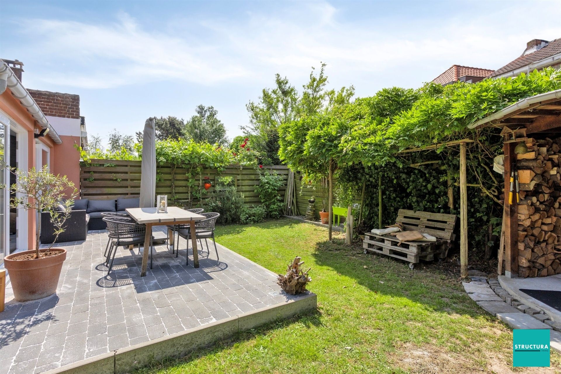 Gerenoveerde woning met 3 kamers en ZW-gerichte tuin foto 11
