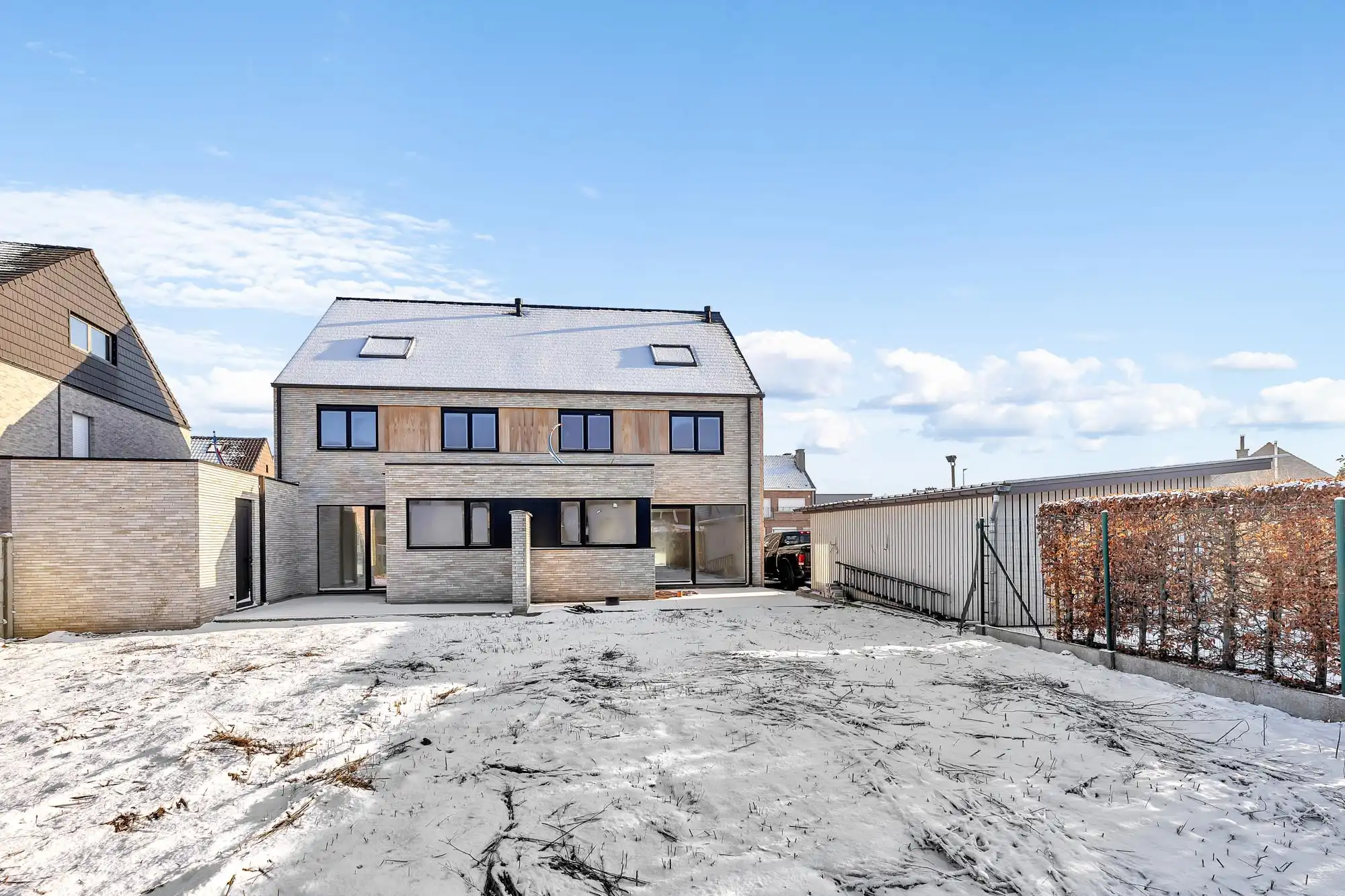 Volledig afgewerkte nieuwbouw (prijs incl. kosten: €471.731) foto 23