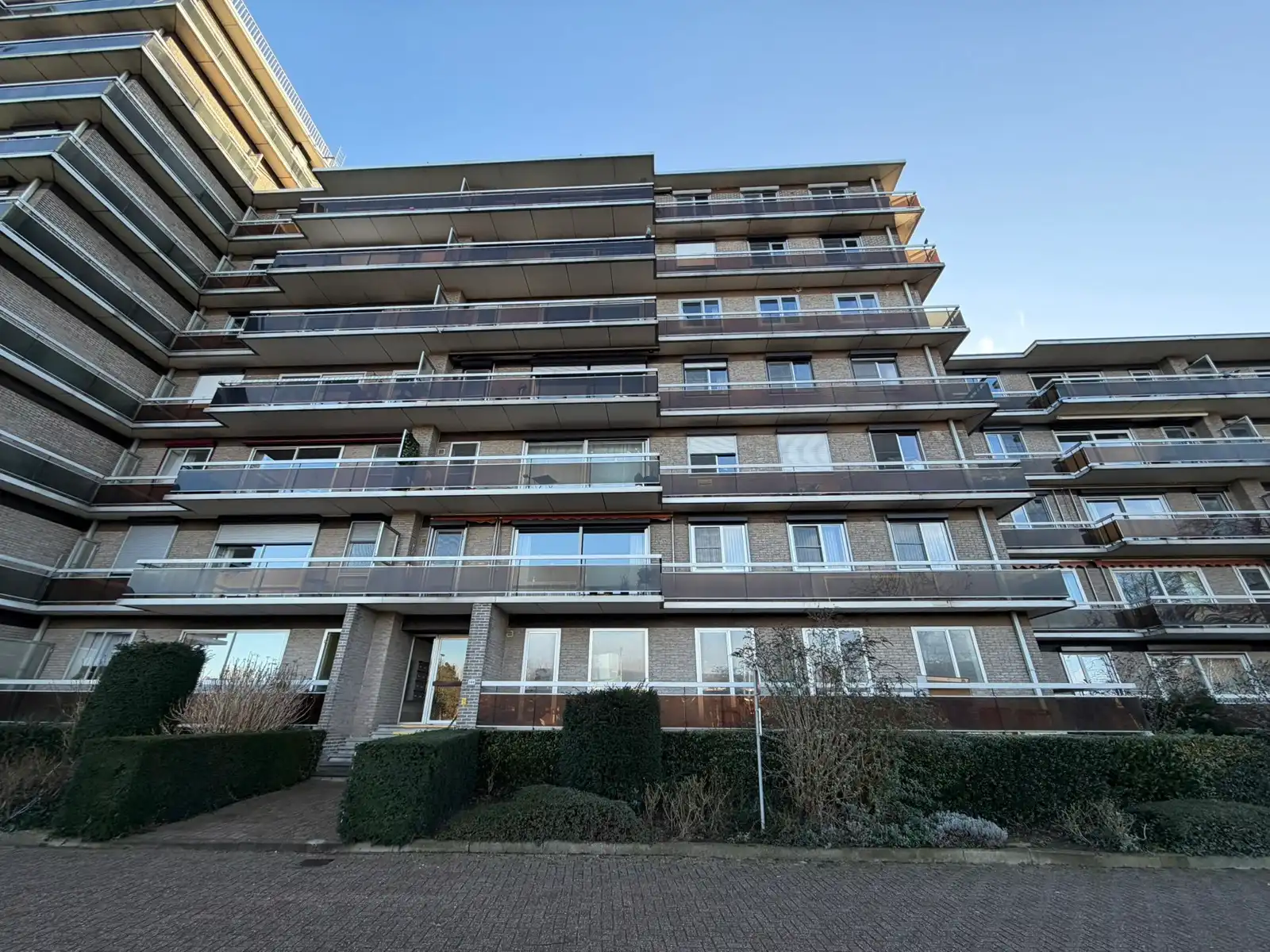 Pas gerenoveerde studio met aparte slaaphoek en ruim terras foto 5