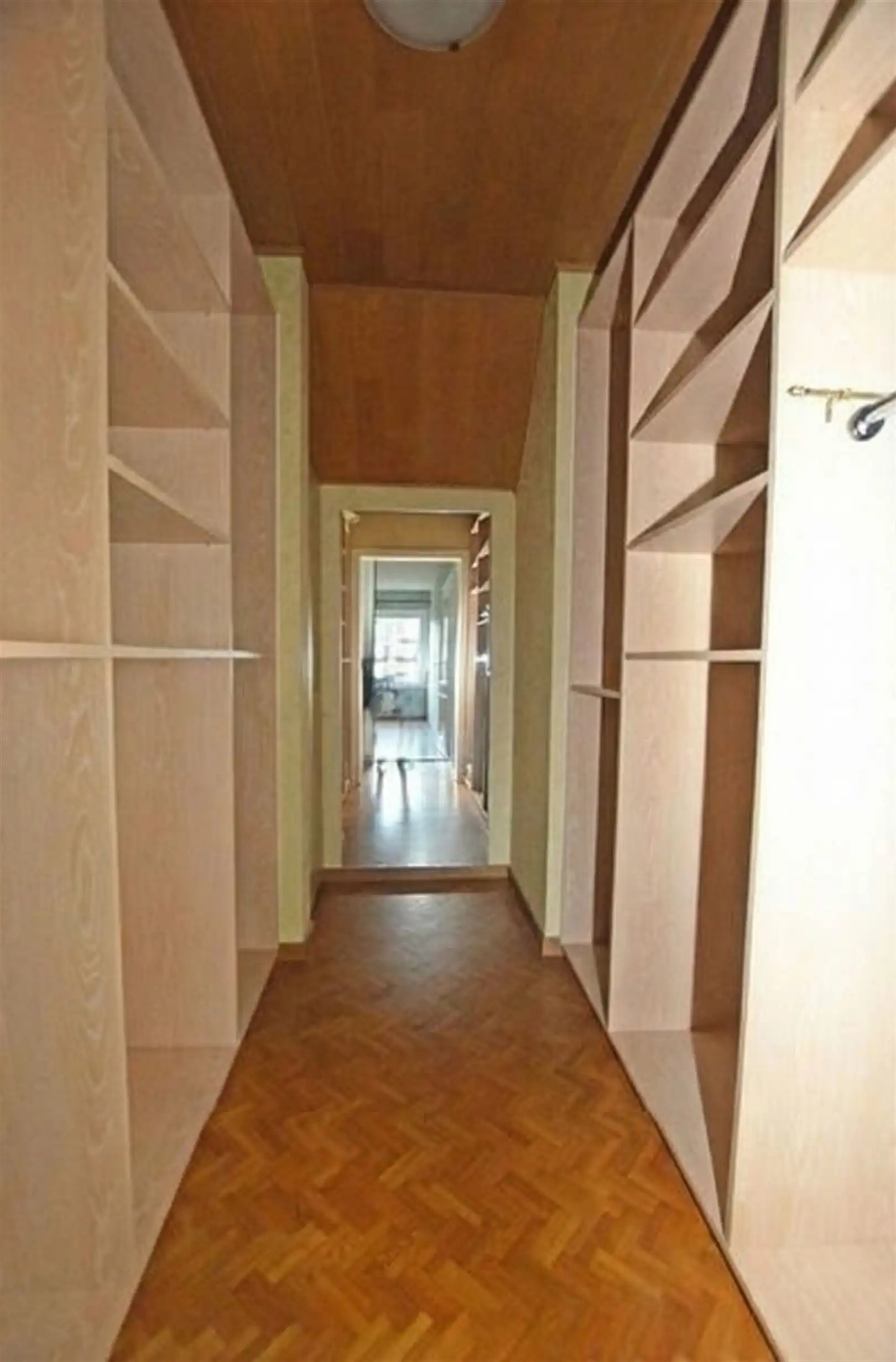 Tijdloze residentiële villa in doodlopende straat foto 15