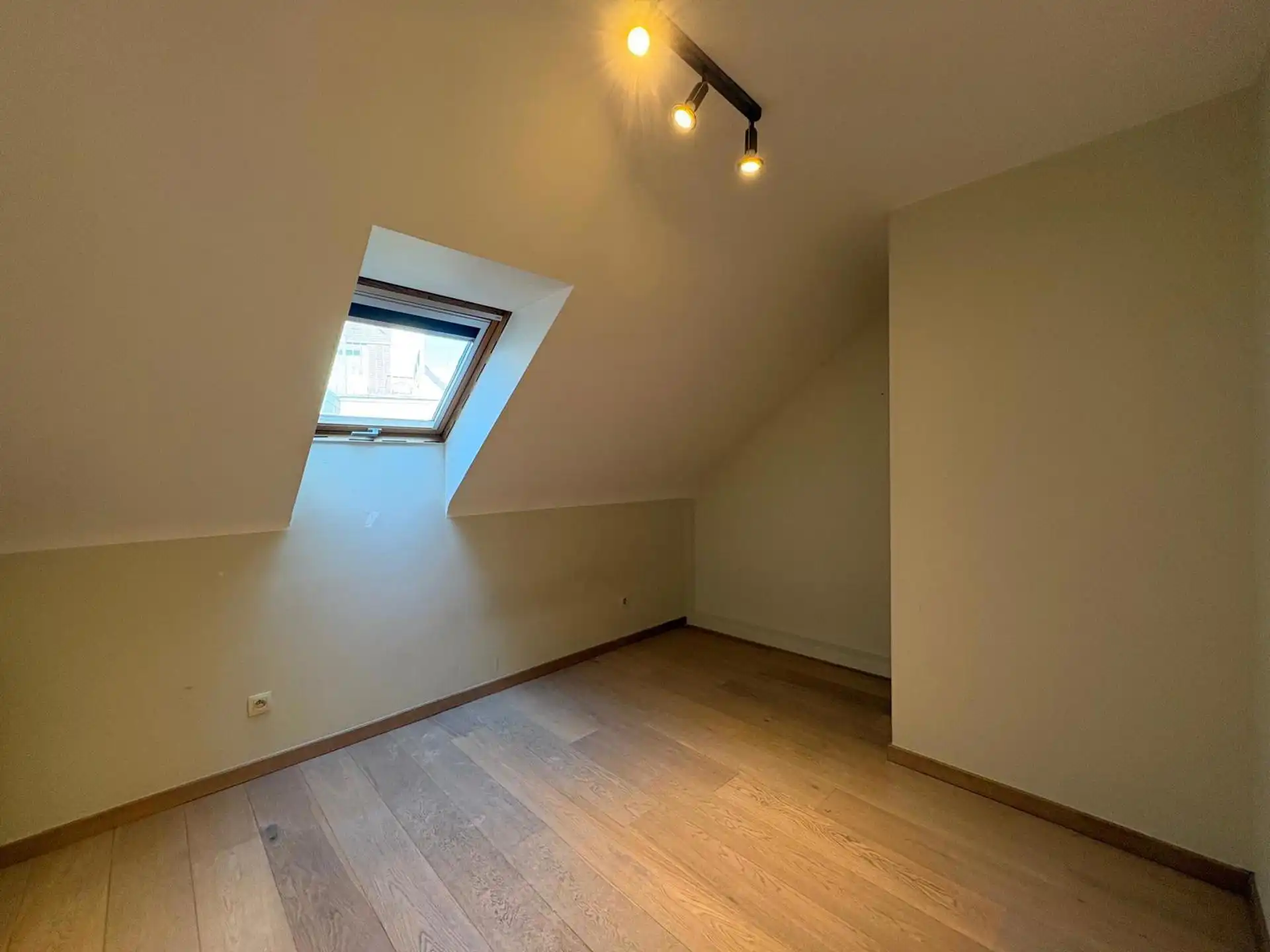 Duplex met 2 slpk in centrum Heist foto 8