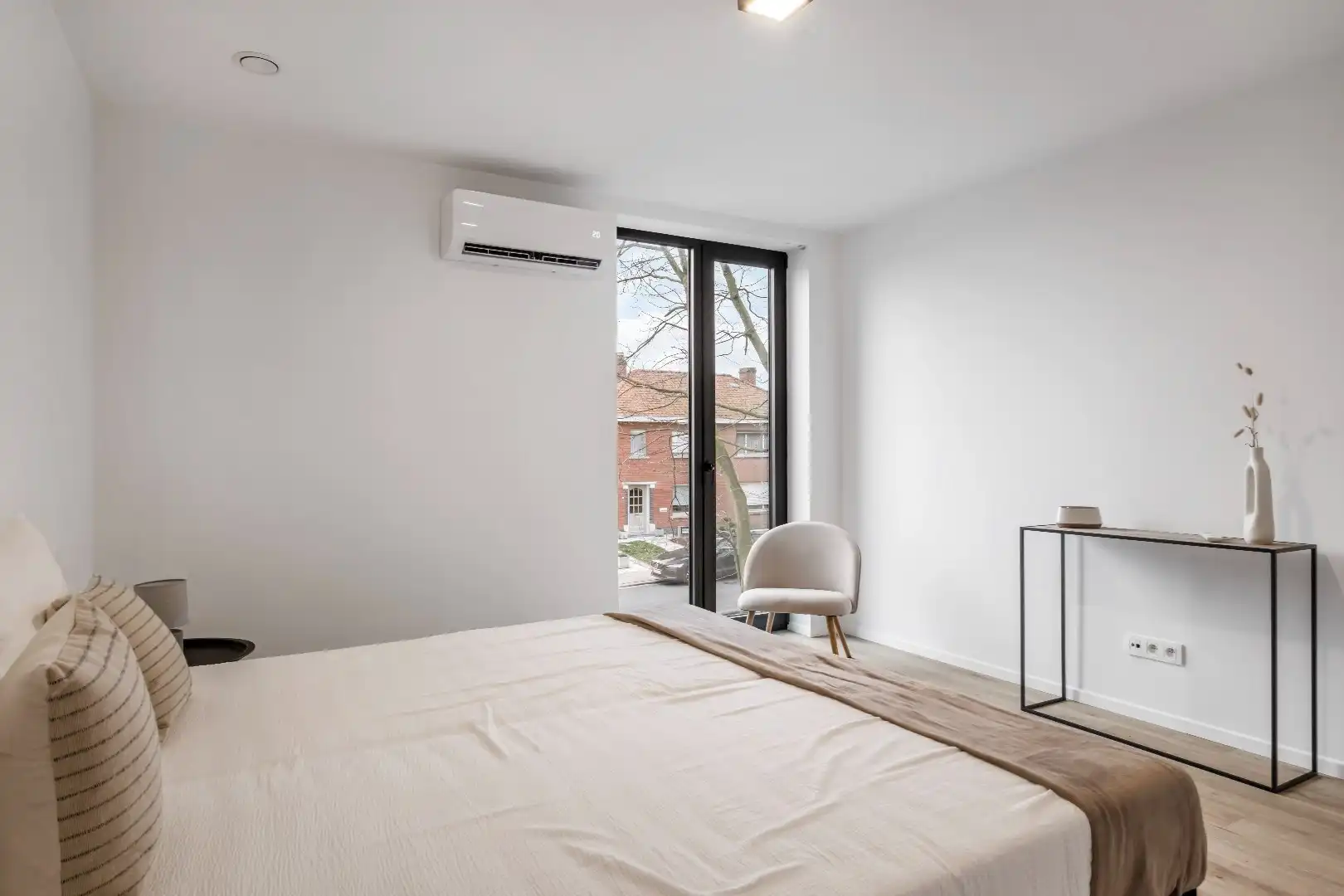 Halfopen woning in Scandinavische stijl met garage en tuin in Otegem foto 13