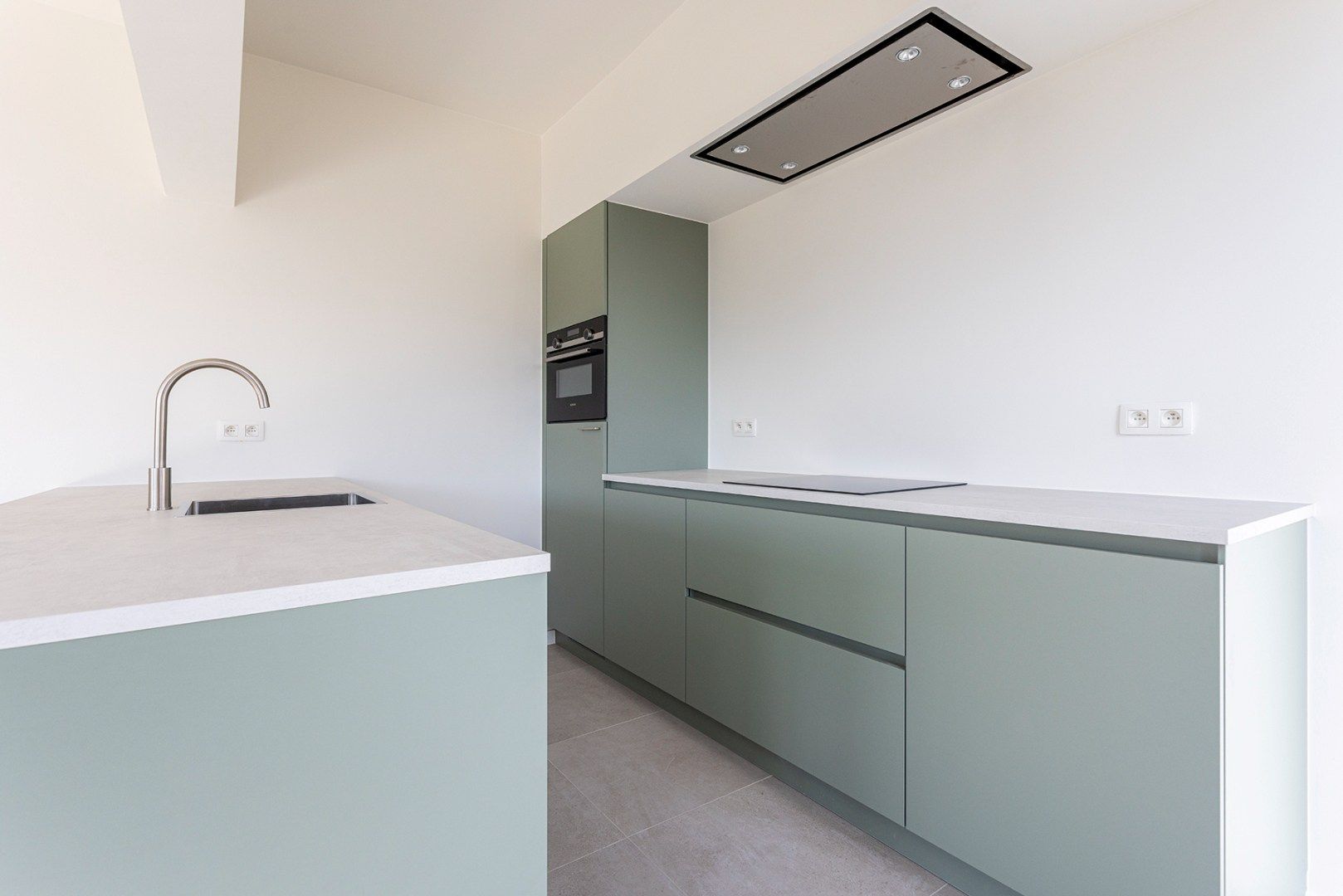 Prachtig gerenoveerd appartement (vernieuwbouw) met 2 slpks nabij De Roma! foto 6