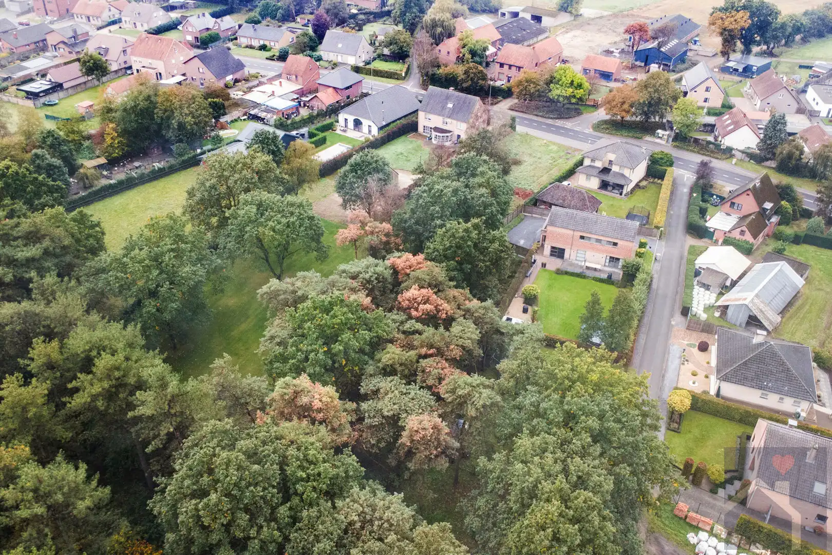 🌳 Ruime bouwgrond met uitzonderlijk groene ligging, maar liefst 26a 88ca! foto 8