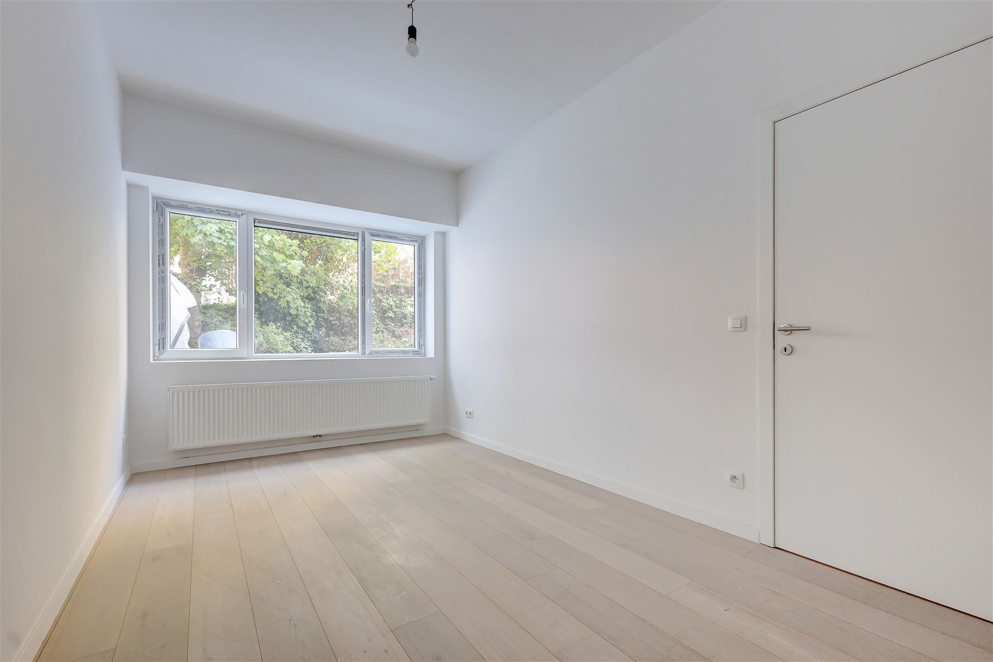 Gerenoveerd gelijkvloers appartement met tuin 2-3 slpks, 2 bdks in Markgravewijk foto 8