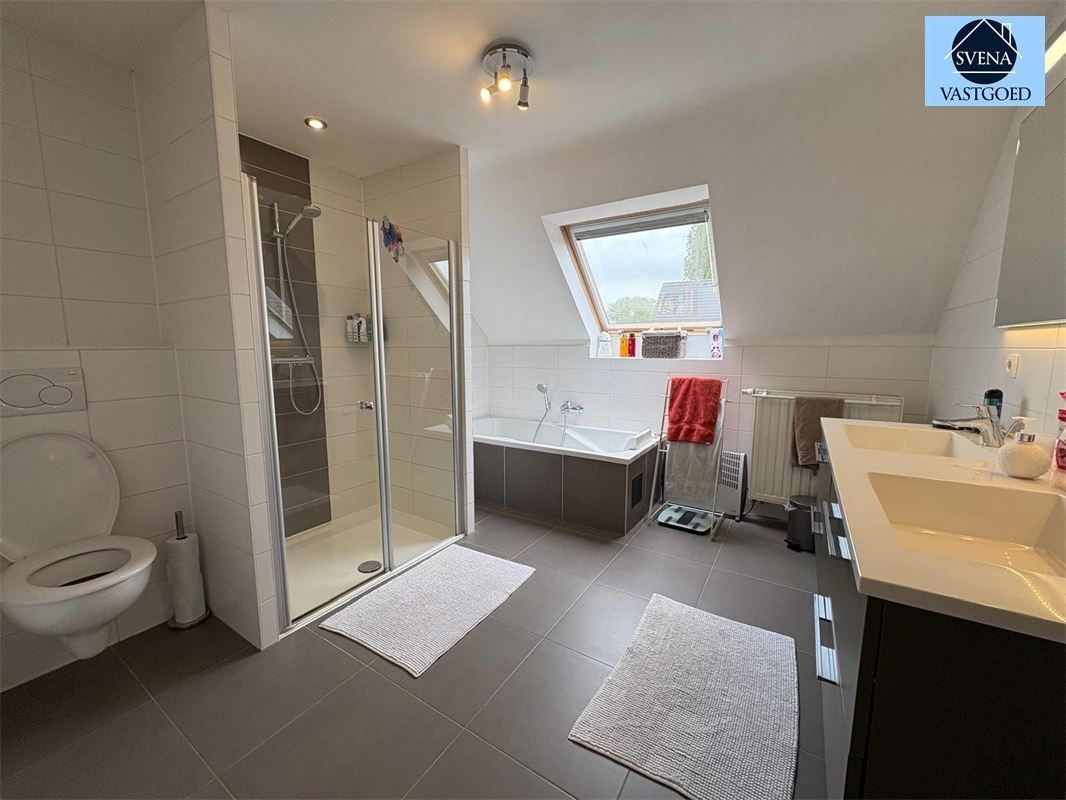 ZEER RUSTIG GELEGEN WONING MET 3 SLAAPKAMERS EN TUIN foto 6