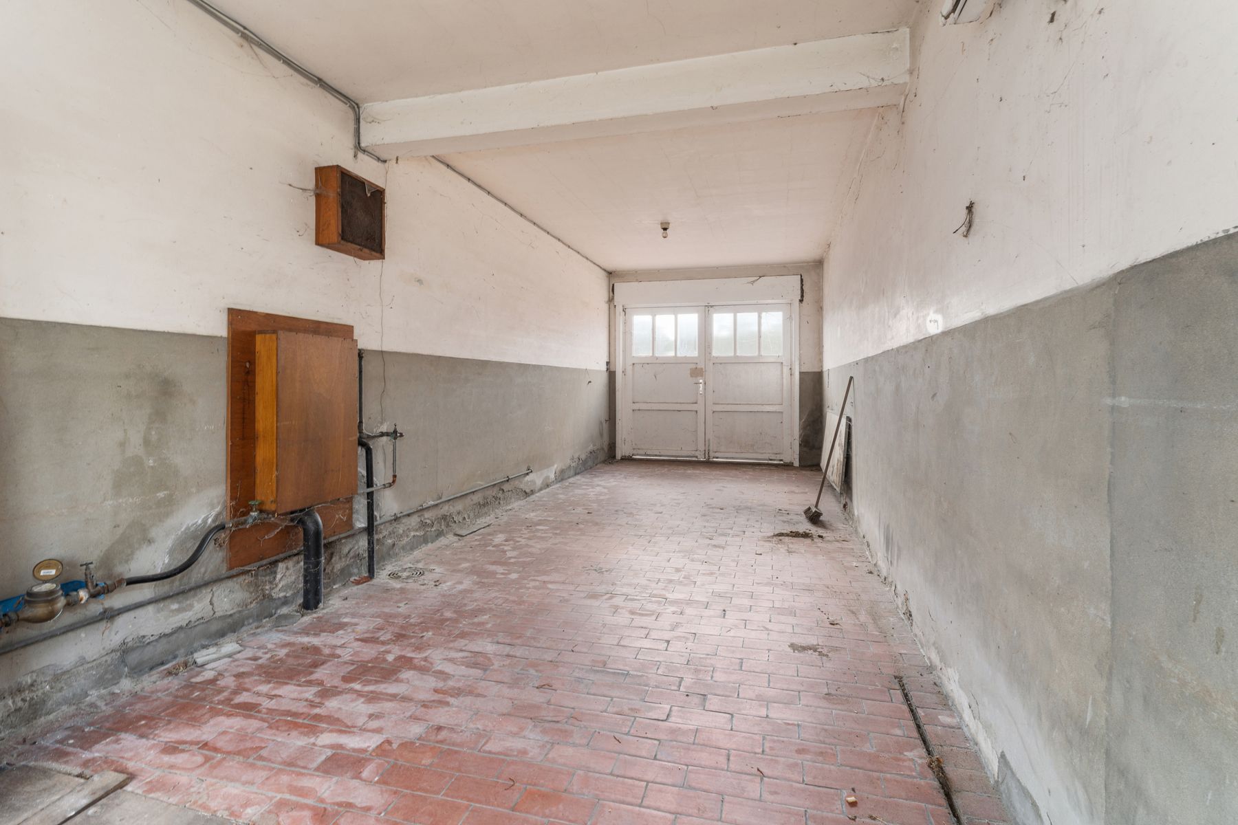 Te renoveren woning met 4 slaapkamers en garage op 432 m² foto 10