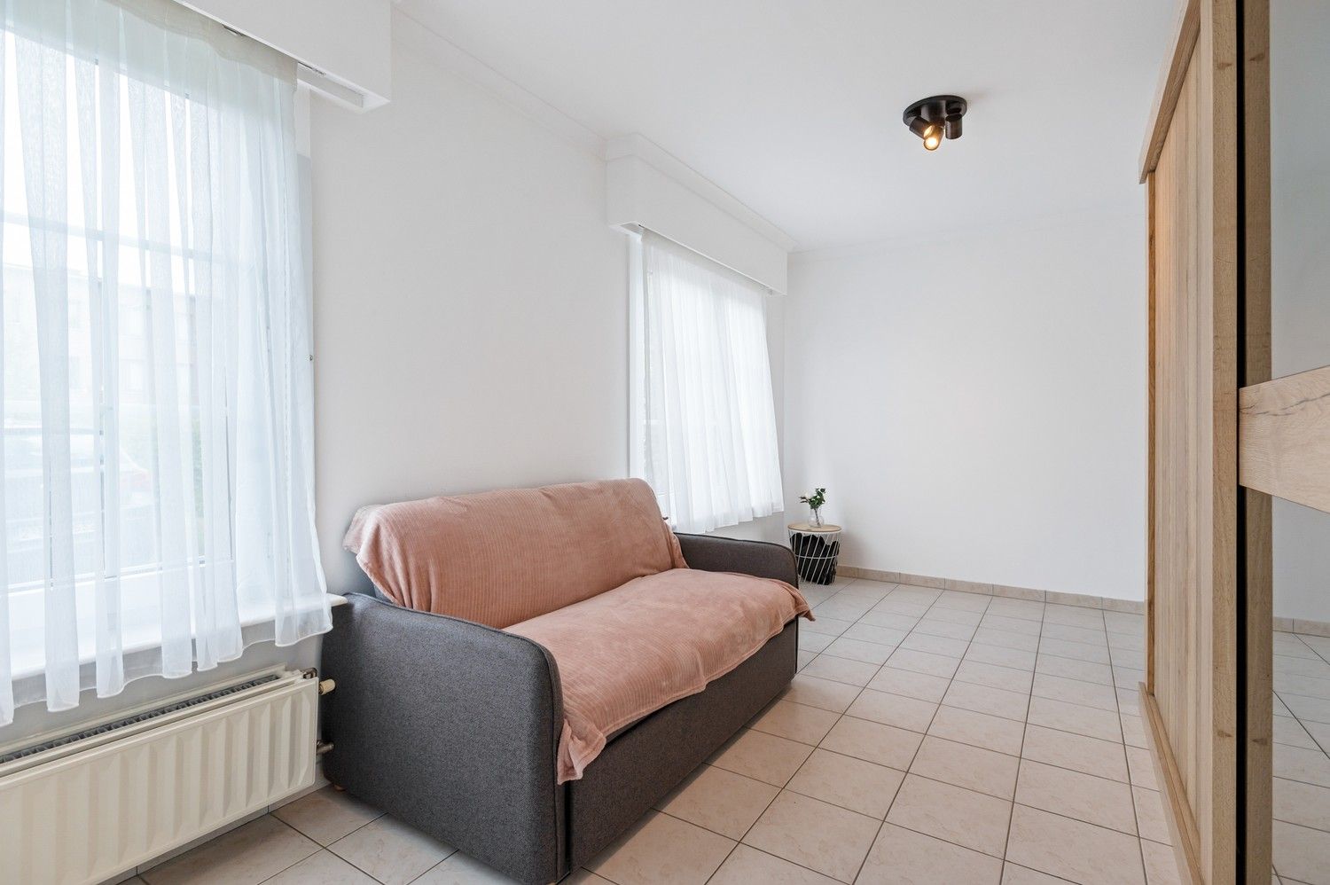 Gerenoveerde ruime HOB met 4 slaapkamers, zonnige tuin, oprit en garage in Borsbeek! foto 8