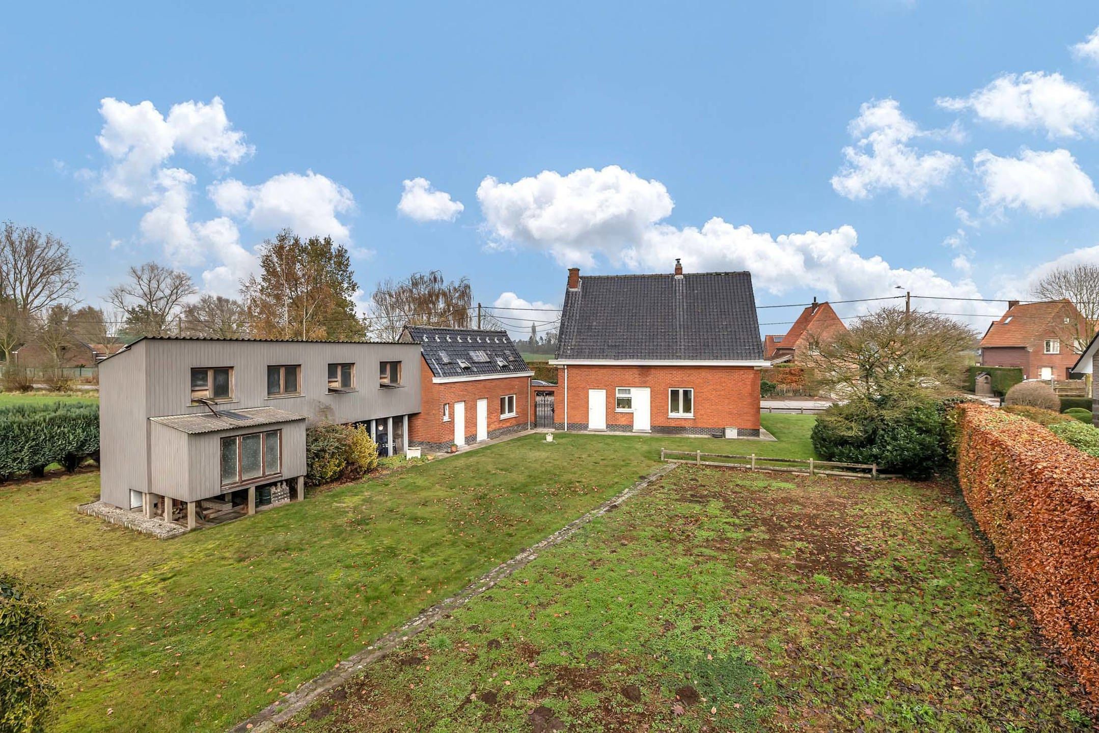 Charmante woning op een prachtig perceel van maar liefst 2.320 m² foto 17