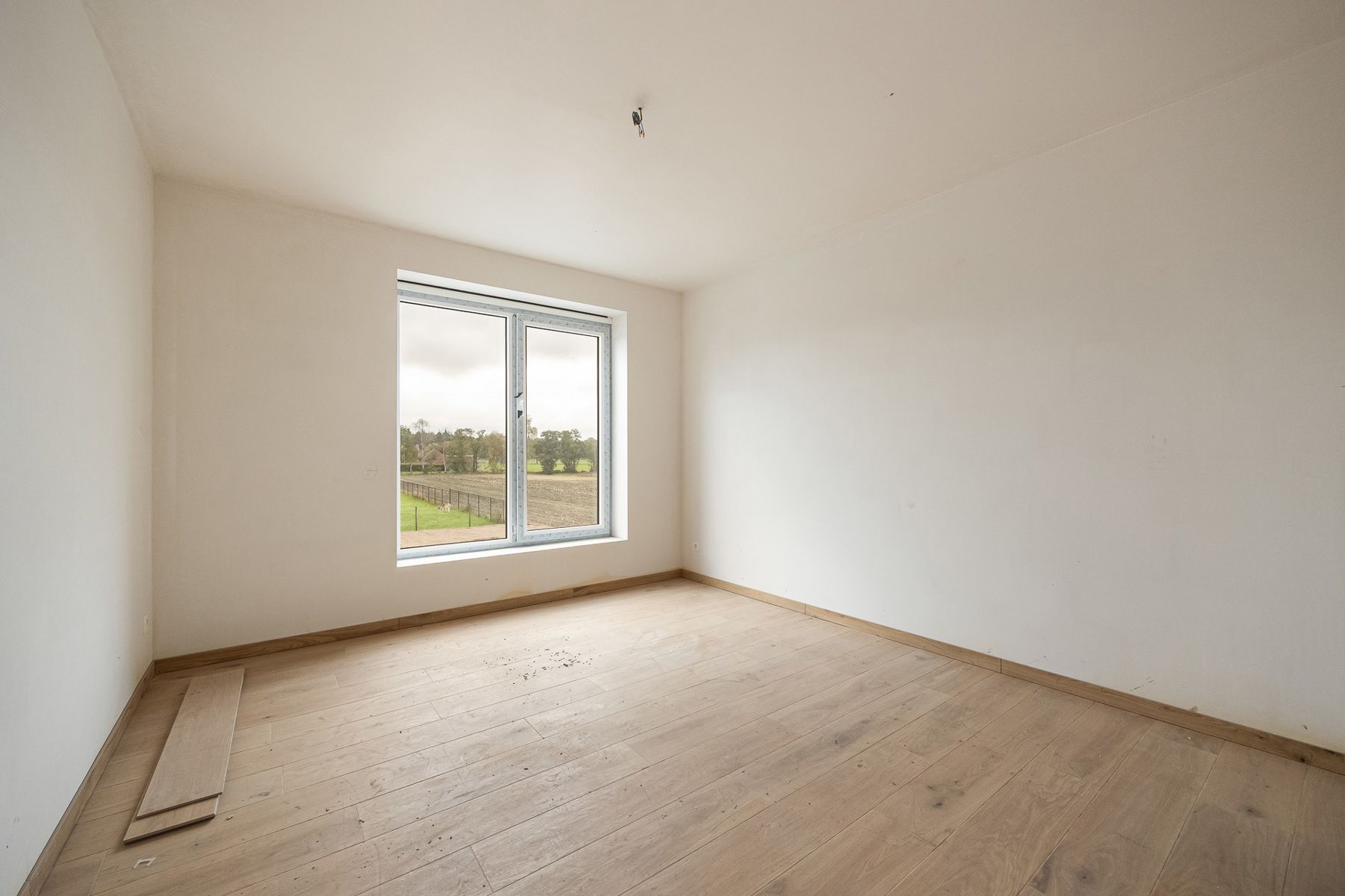 Woning met 3 slaapkamers en carport/fietsenberging op perceel van ca 366m² foto 10